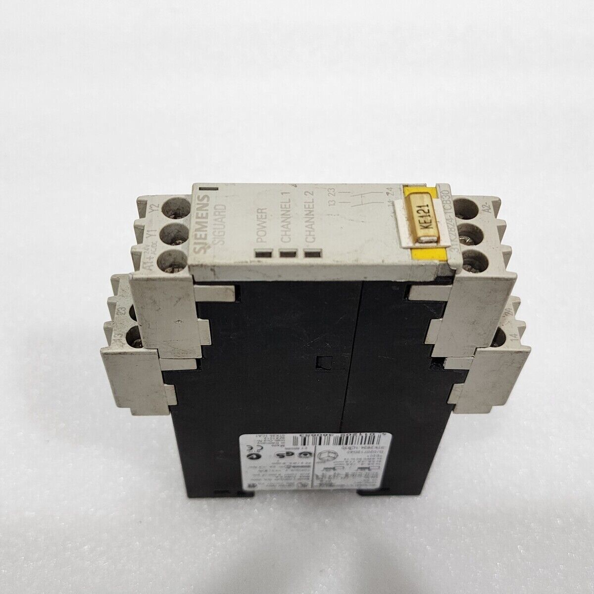 SIEMENS 3TK2824-1CB30 SINGLE CHANNEL SAFETY SWITCH