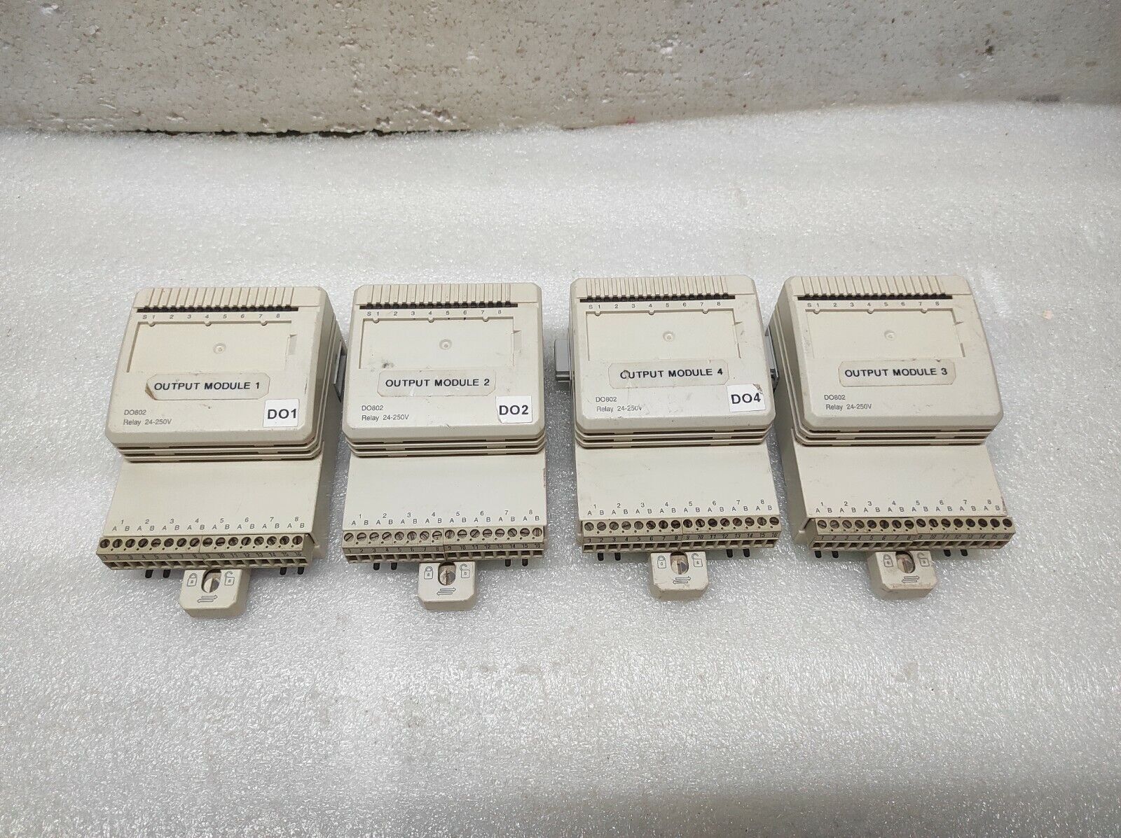 ABB DO802 3BSE022364R1 DIGITAL OUTPUT RELAY