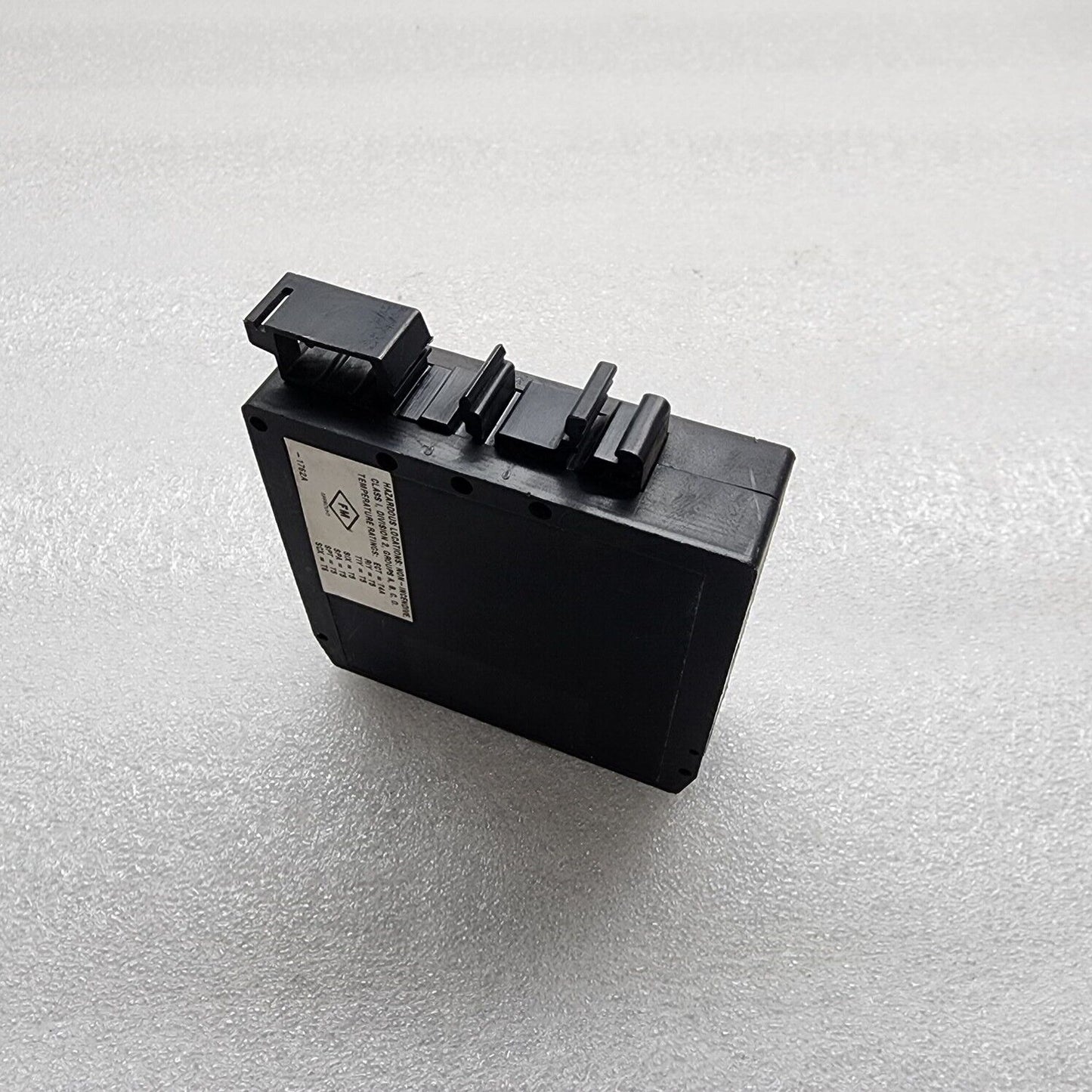 MOORE ECT SIGNAL ISOLATOR CONVERTER