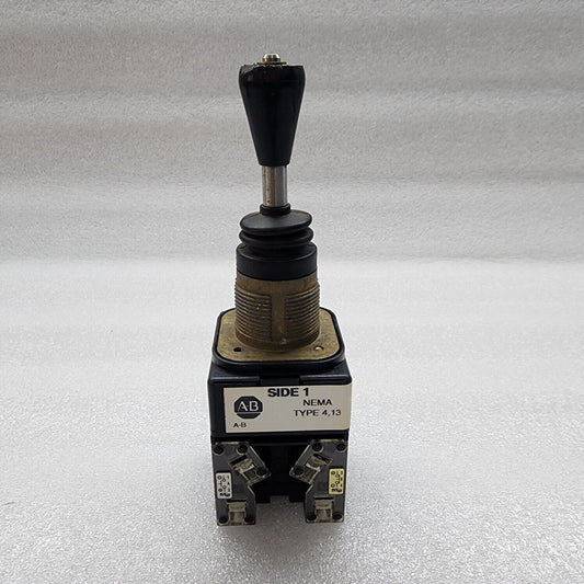 ALLEN BRADLEY CAT 800T-T2F3 SER T CONTACT JOYSTICK 800T-XAY