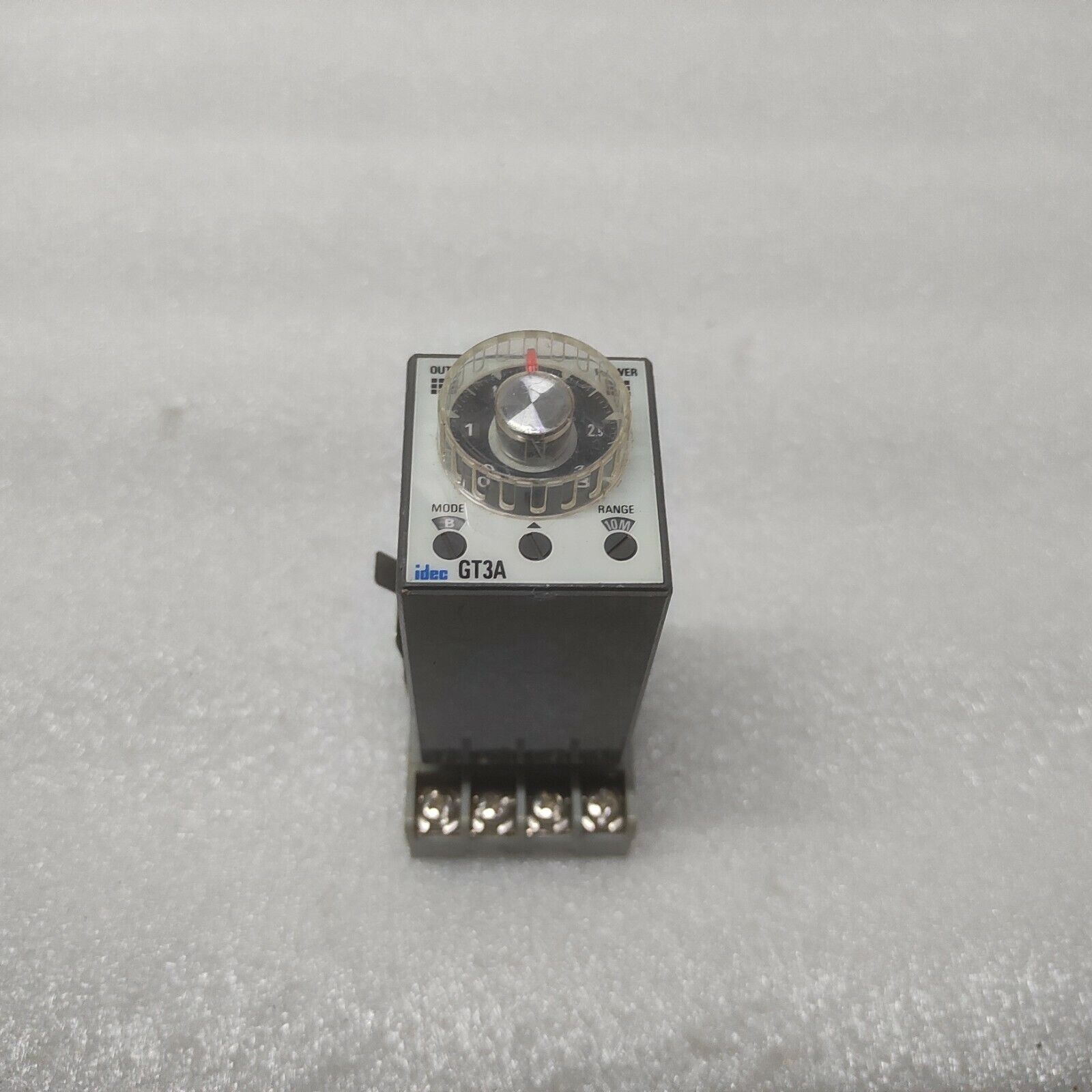 IDEC GT3A-2AF20 MULTIFUNCTION TIMER 100-240VAC