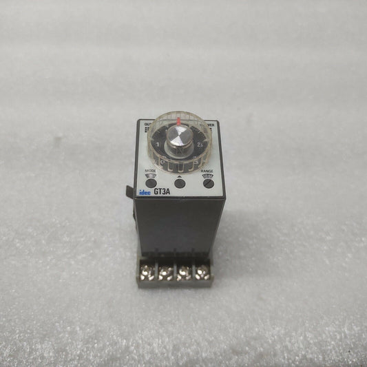 IDEC GT3A-2AF20 MULTIFUNCTION TIMER 100-240VAC