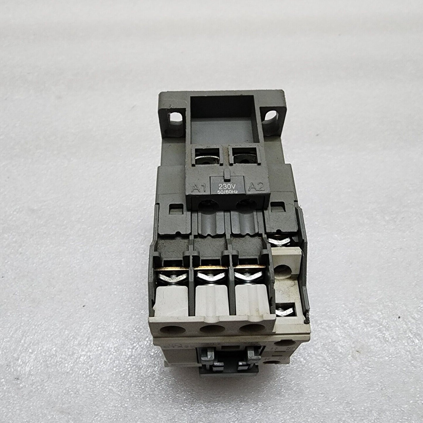 LEGRAND CTX22 MAGNETIC CONTACTOR 9A COIL VOLTAGE 230V