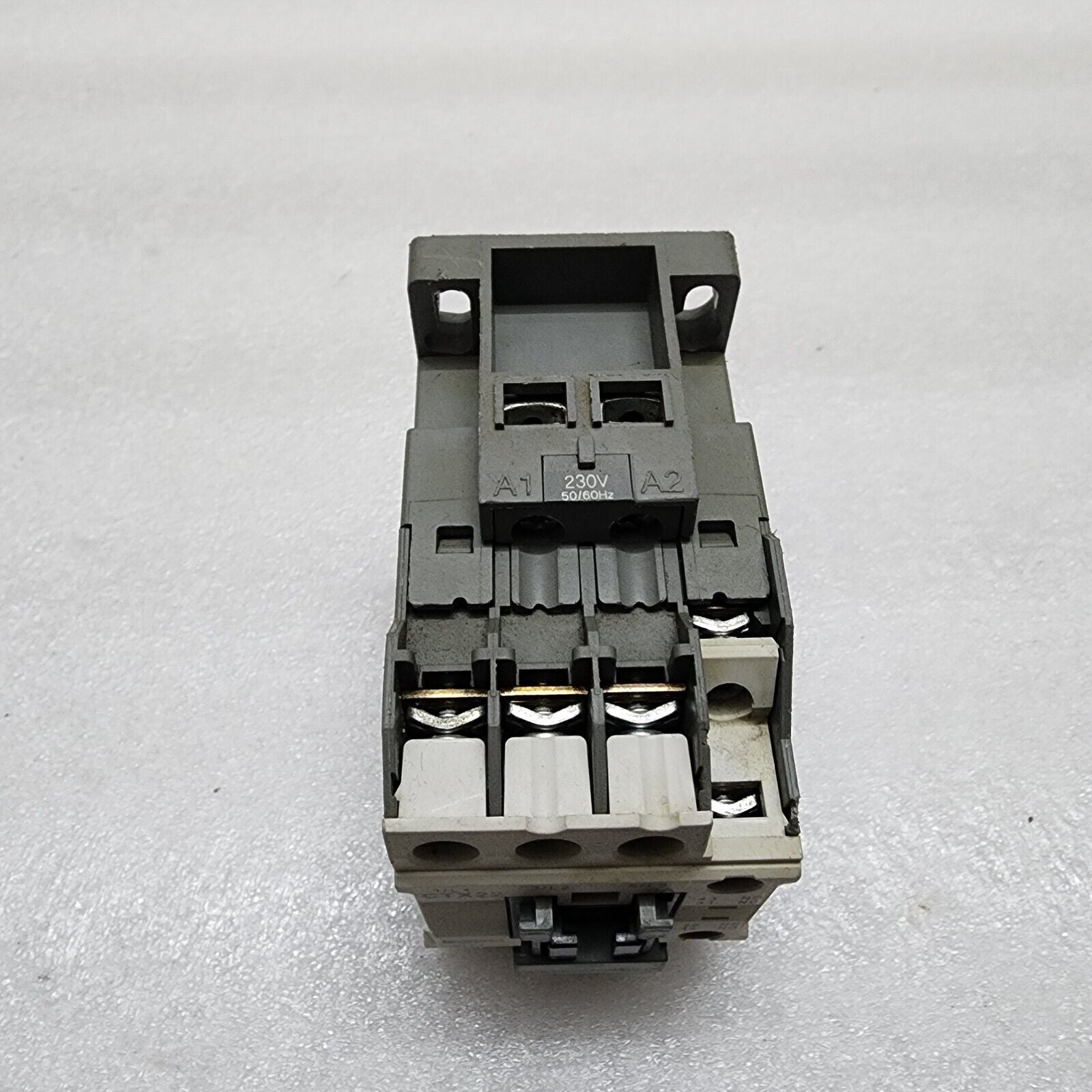 LEGRAND CTX22 MAGNETIC CONTACTOR 9A COIL VOLTAGE 230V