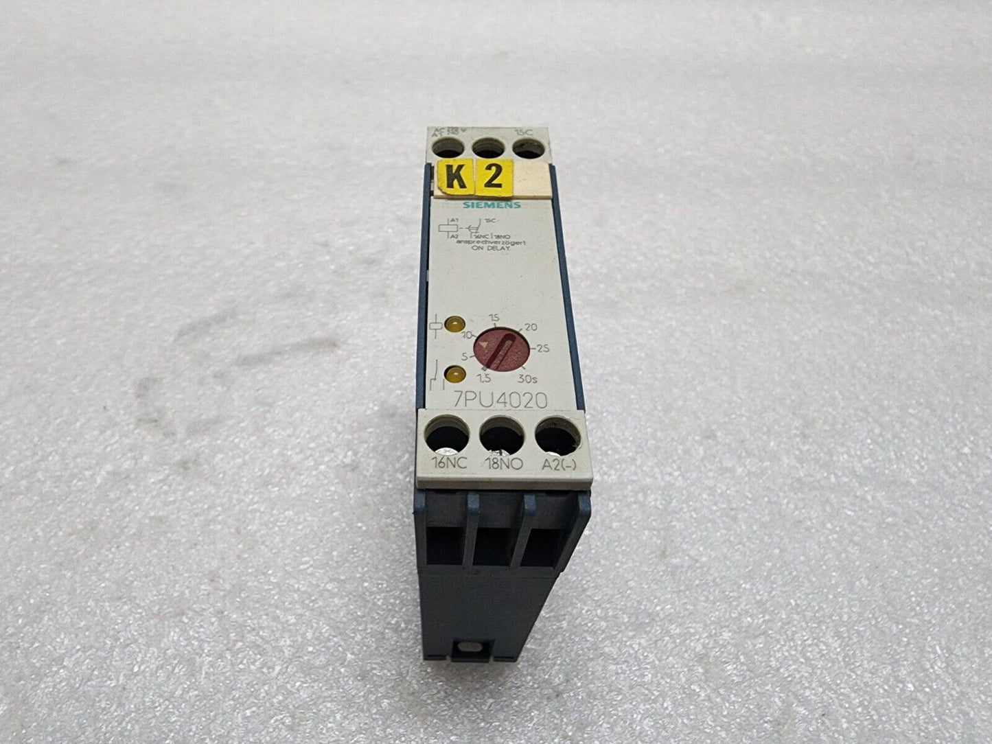 SIEMENS 7PU4020-2AN20 SOLID STATE TIME RELAY 