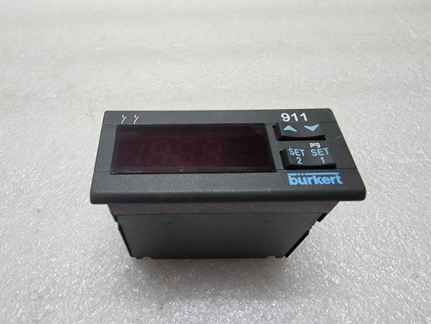 BURKERT 911 TEMPERATURE CONTROLLER XT120C-1COPU 24VAC-DC