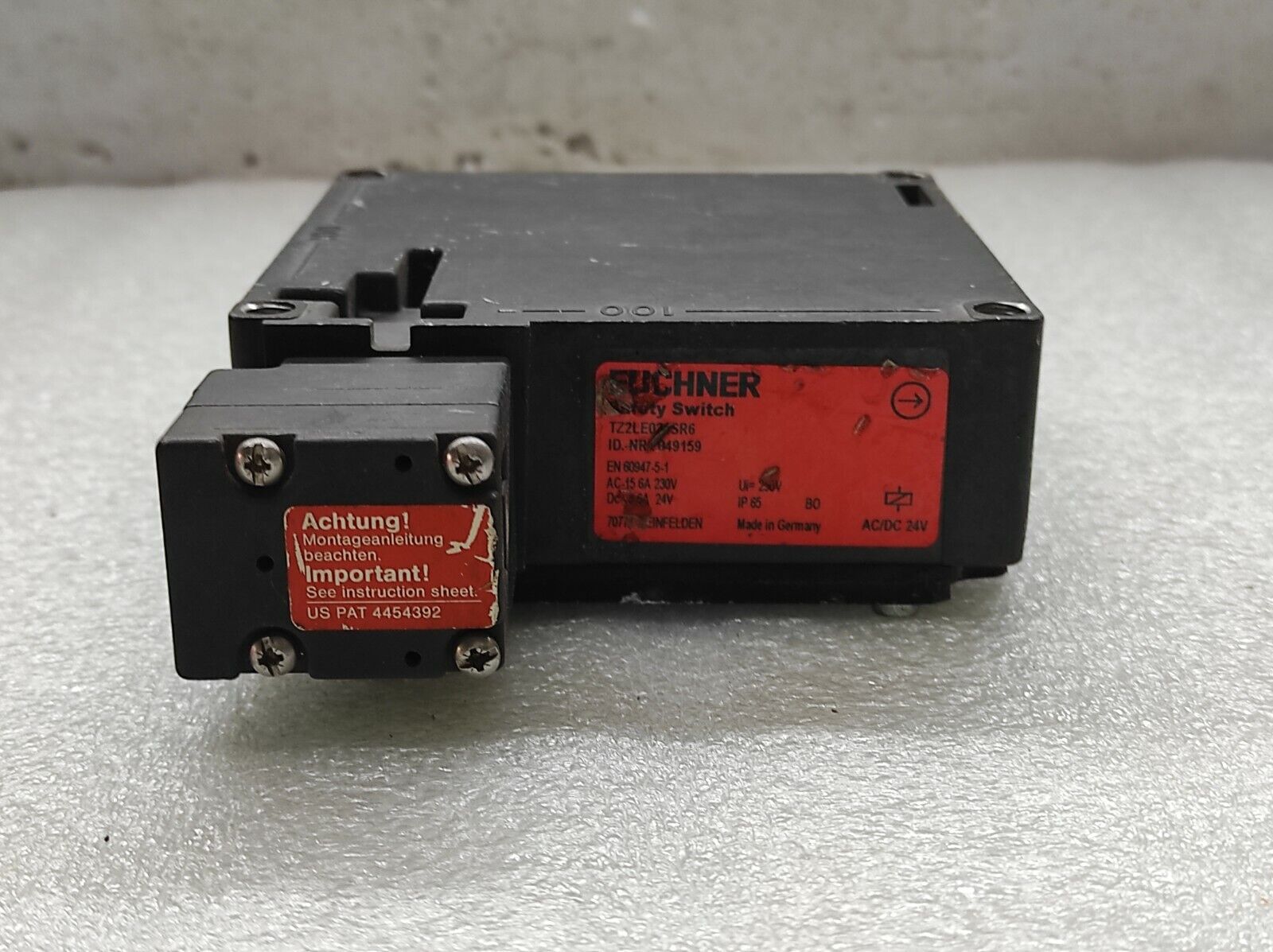 EUCHNER TZ2LE024SR6 SAFETY SWITCH 049159 230V/24VDC 6A