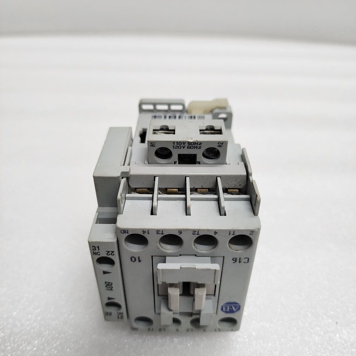 ALLEN BRADLEY C16 MAGNETIC CONTACTOR 32A CAT 100-C16-10 110-120V