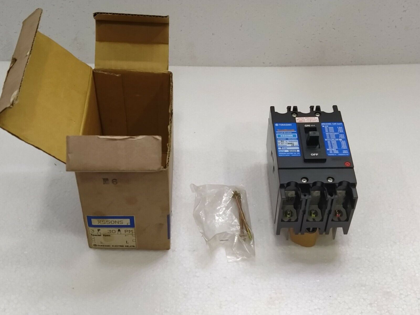 Terasaki TemBreak XS50NS Circuit Breaker 30A AC600V DC250V 3POLE