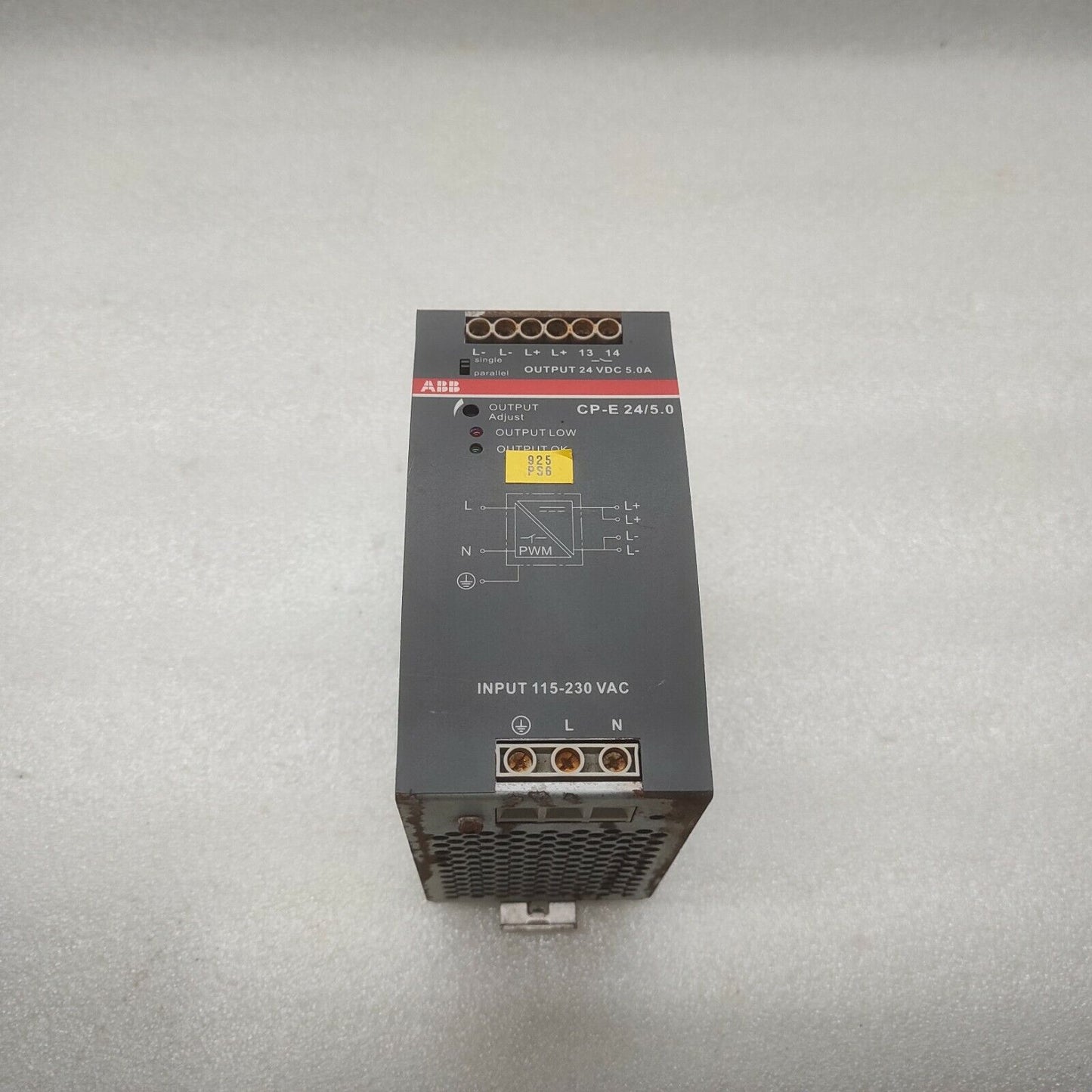 ABB CP-E 24/5.0 POWER SUPPLY 1SVR427034R0000 24VDC 5A SCREW RUSTED