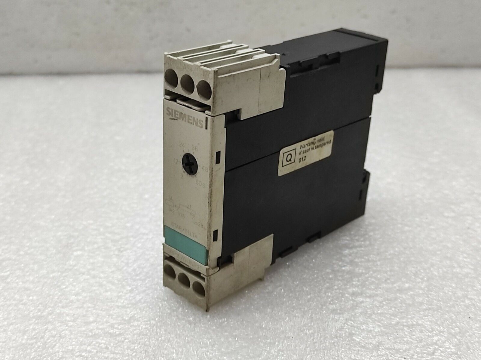 Siemens 3RP1576 1NP308K Star Delta Timer 200-240V/24V AC-DC 3-60 SEC