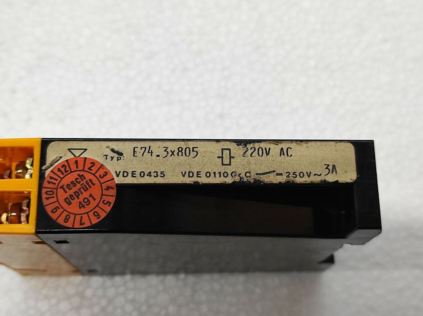 Tesch E74-3x805 Time Delay Relay 220V AC E74