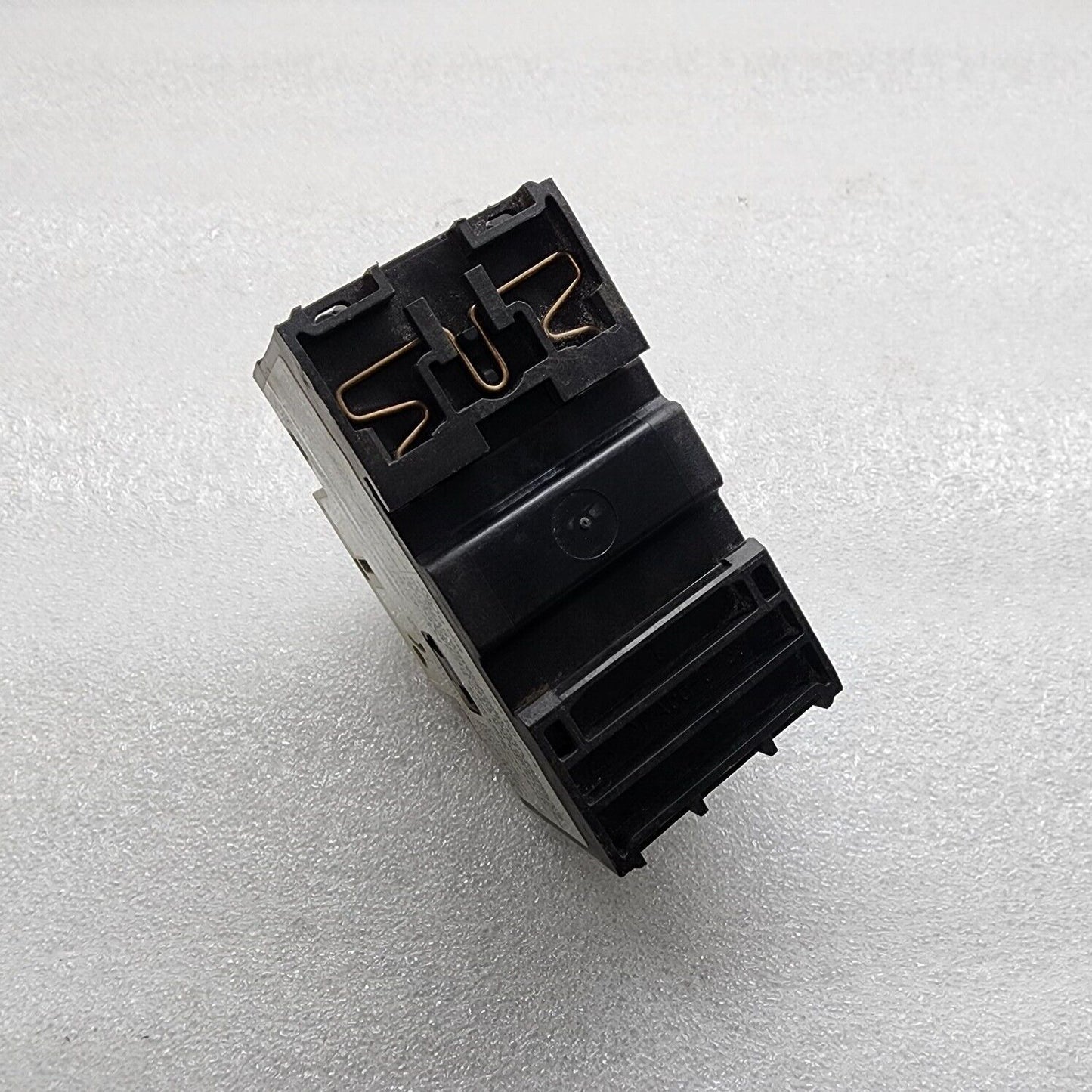 ALLEN BRADLEY CAT 140M-C2W-B25 MANUAL MOTOR STARTER 1.6-2.5A