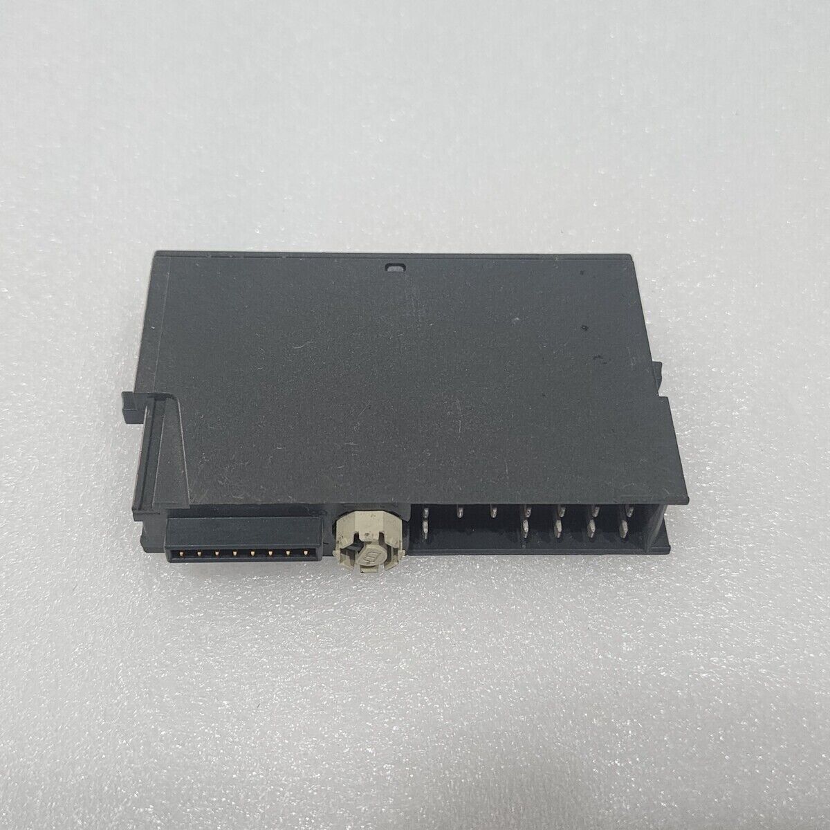 SIEMENS 6ES7 132-4BD01-0AA0 4-CH DIGITAL OUTPUT MODULE