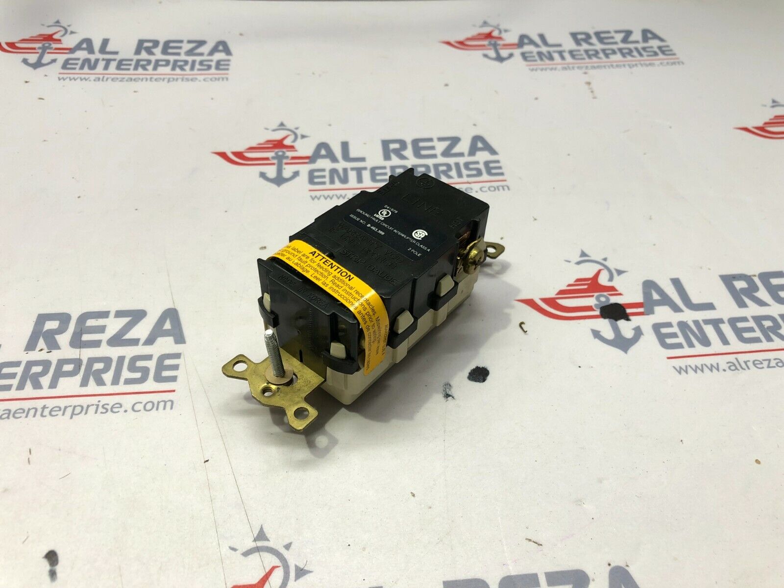 HUBBELL GFR8200SGI GFCI TEMPER RESISTANT IVORY 15A/125V