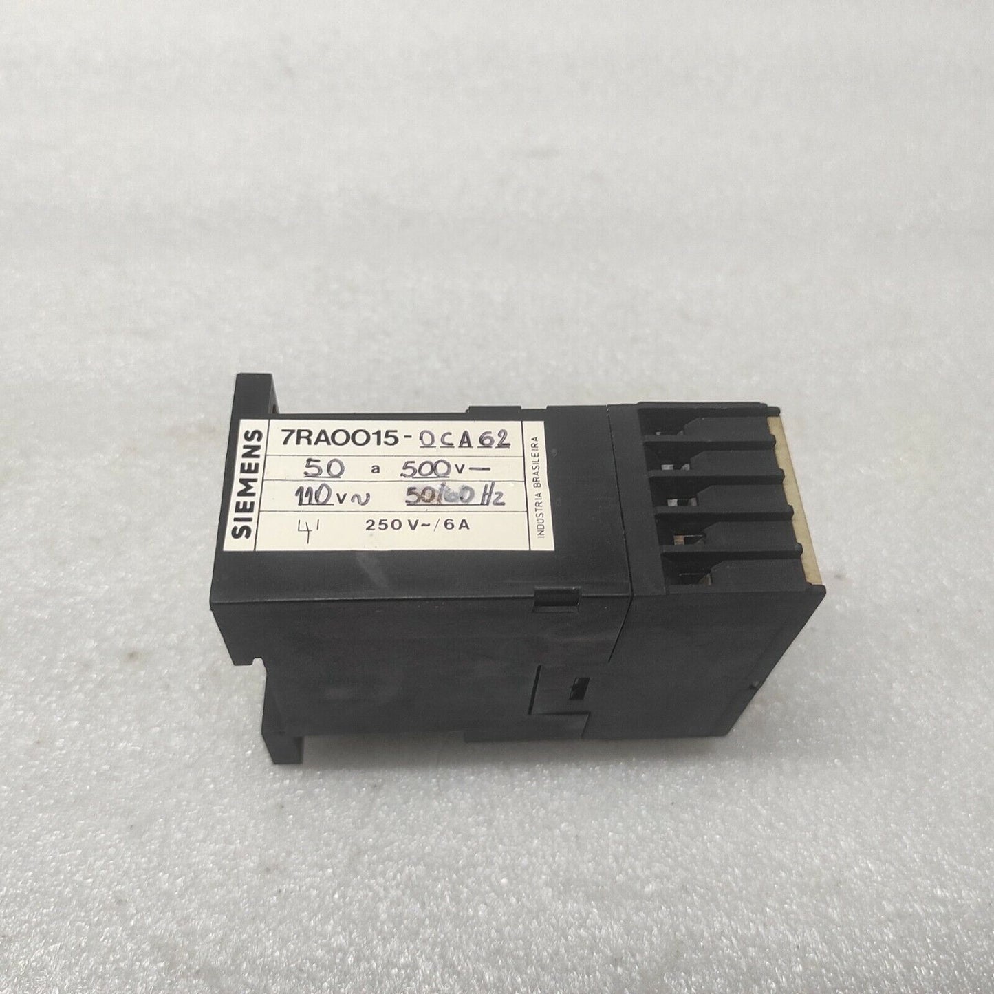 SIEMENS 7RA0015-0CA62 VOLTAGE RELAY