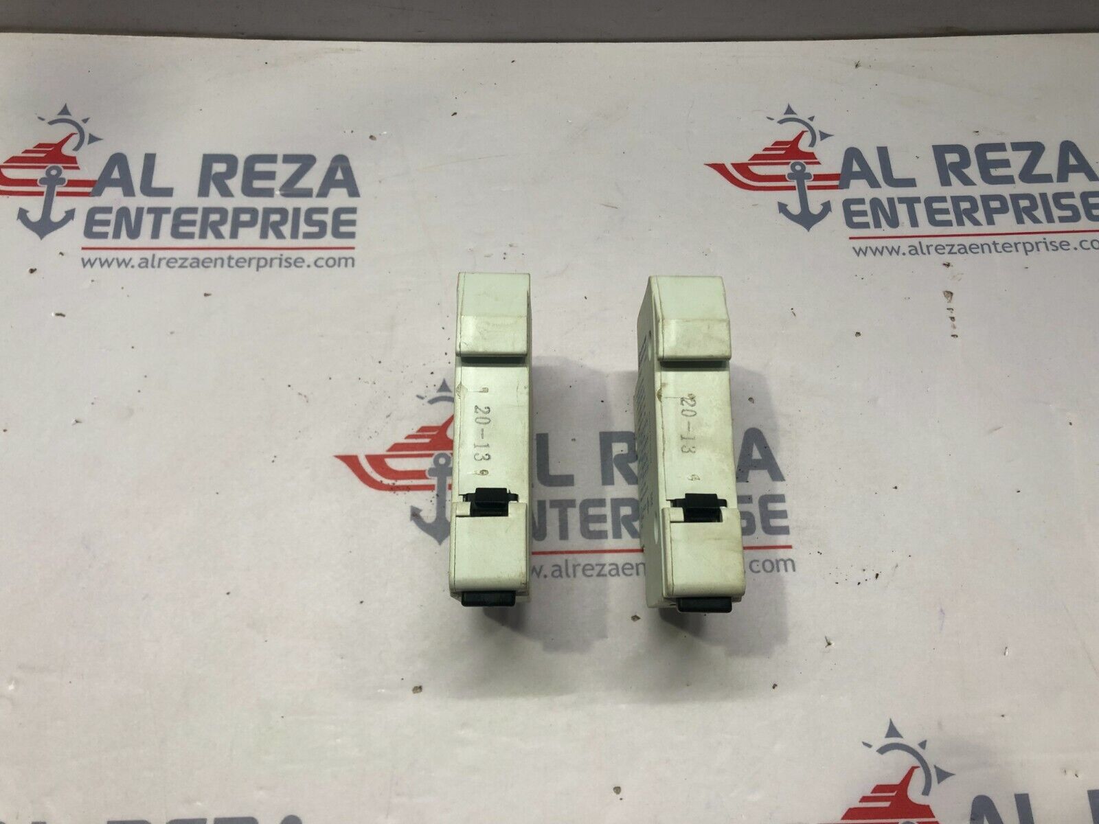 FERRAZ SHAWMUT USM1I 690VAC 32A 10X38 FUSE HOLDER LOT OF 2 UNIT