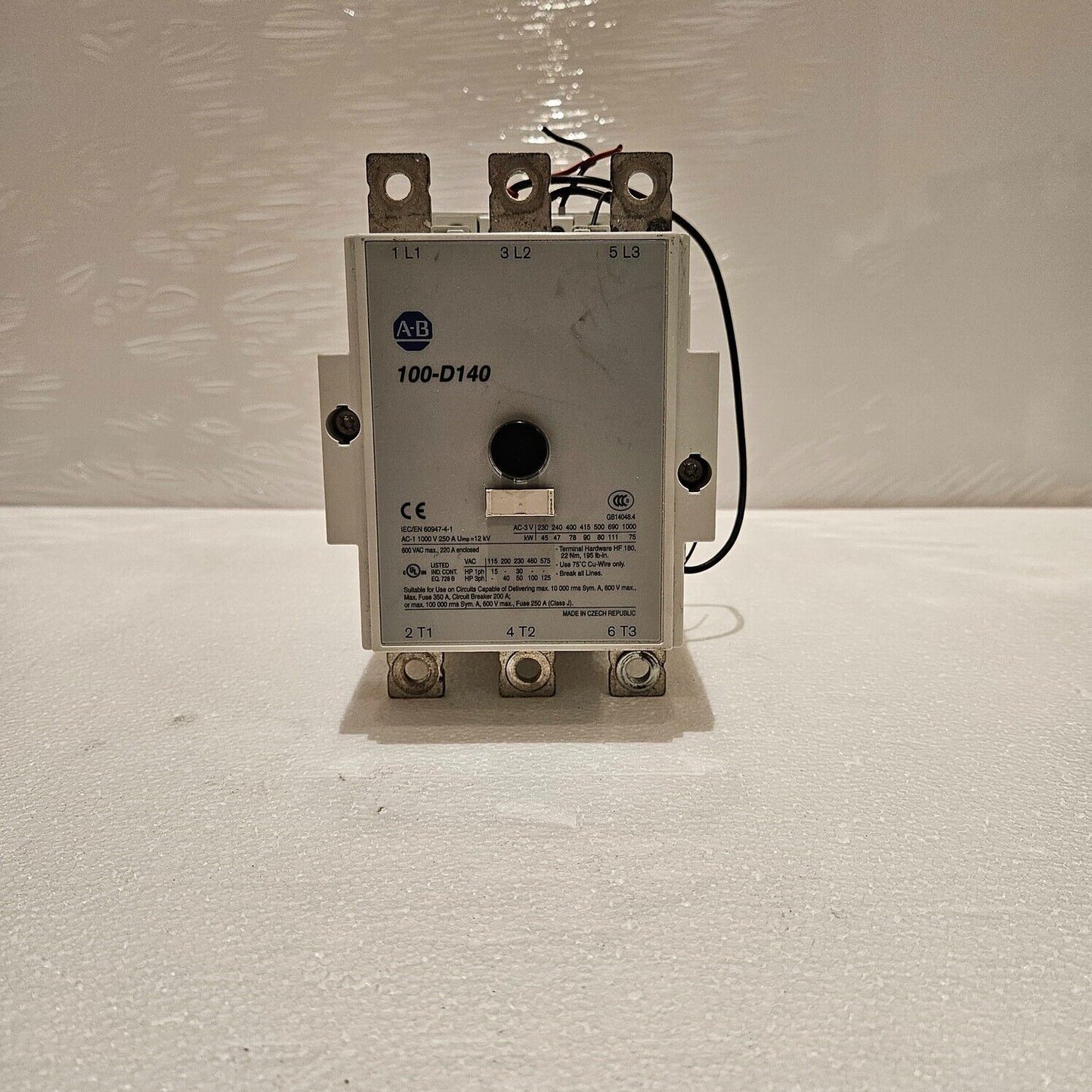 ALLEN BRADLEY CAT 100-D140 3-POLE MAGNETIC CONTACTOR 250A COIL VOLTAGE 24VDC