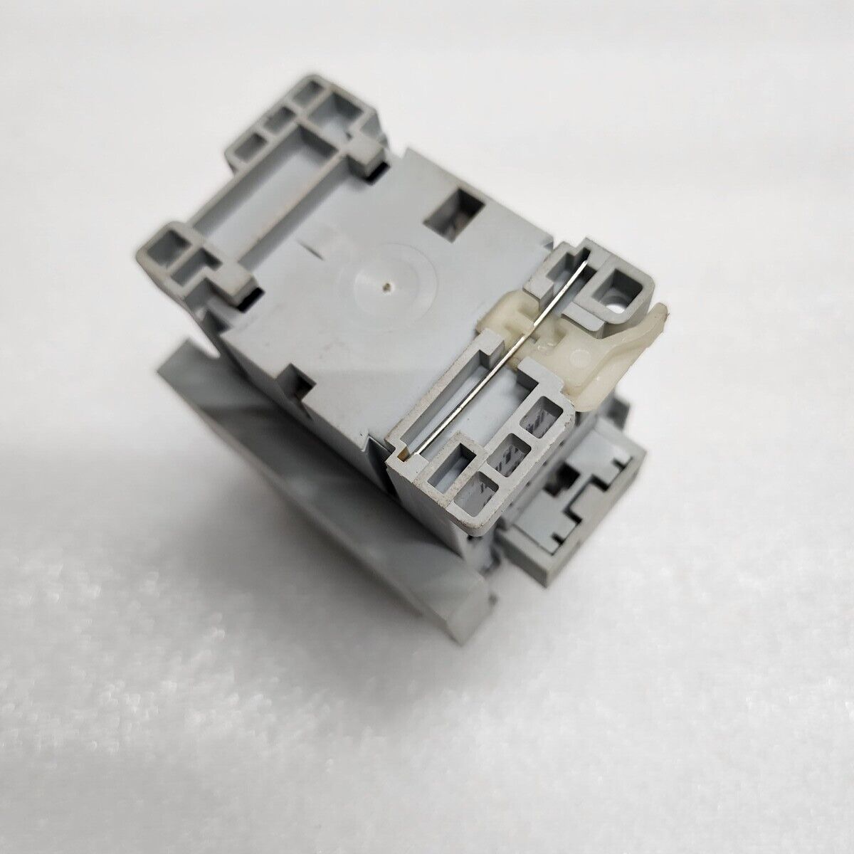 ALLEN BRADLEY CAT 100-C09-10 SER A MAGNETIC CONTACTOR 32A COIL VOLTAGE 110-120V