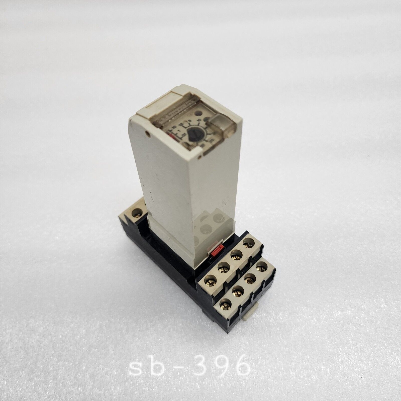 TELEMECANIQUE RHR418B OFF DELAY TIMING RELAY WITH SUPPRESSOR 24V AC/DC