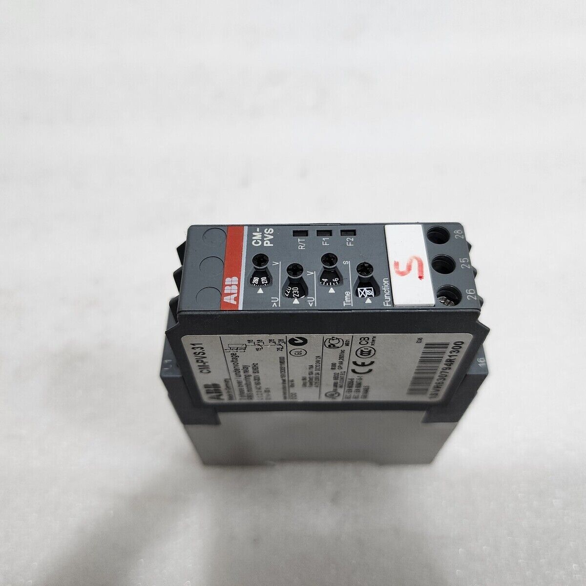 ABB CM-PVS.31 RMS MONITORING RELAY 1SVR630794R1300