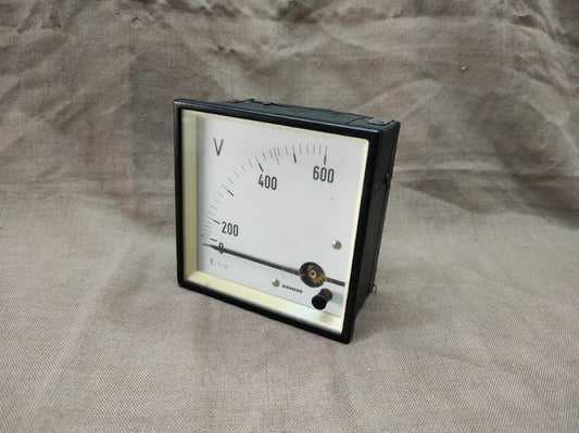 SIEMENS VOLTMETER 0-600V