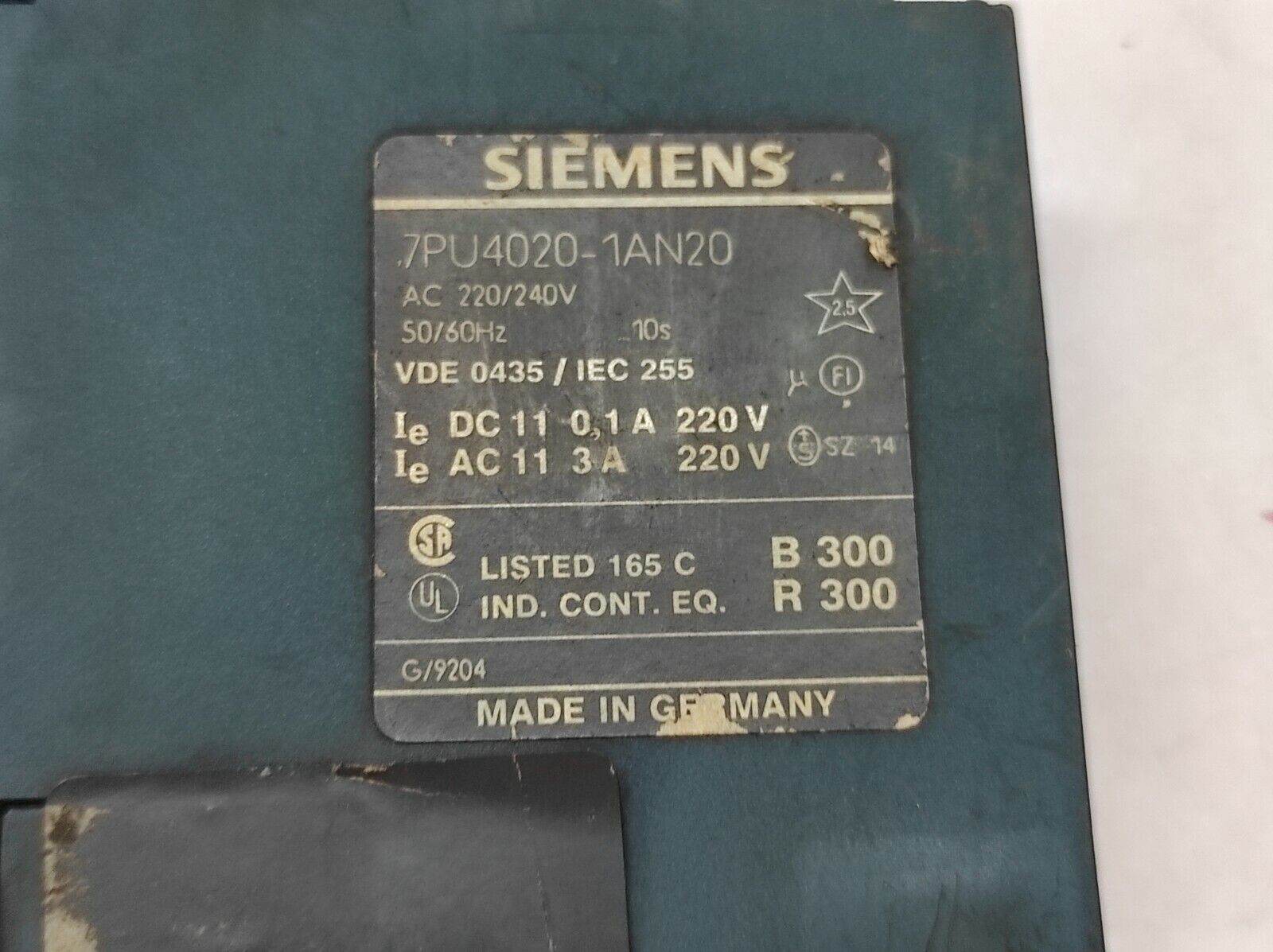 SIEMENS 7PU4020 TIME DELAY RELAY 7PU4020-1AN20 220-240V