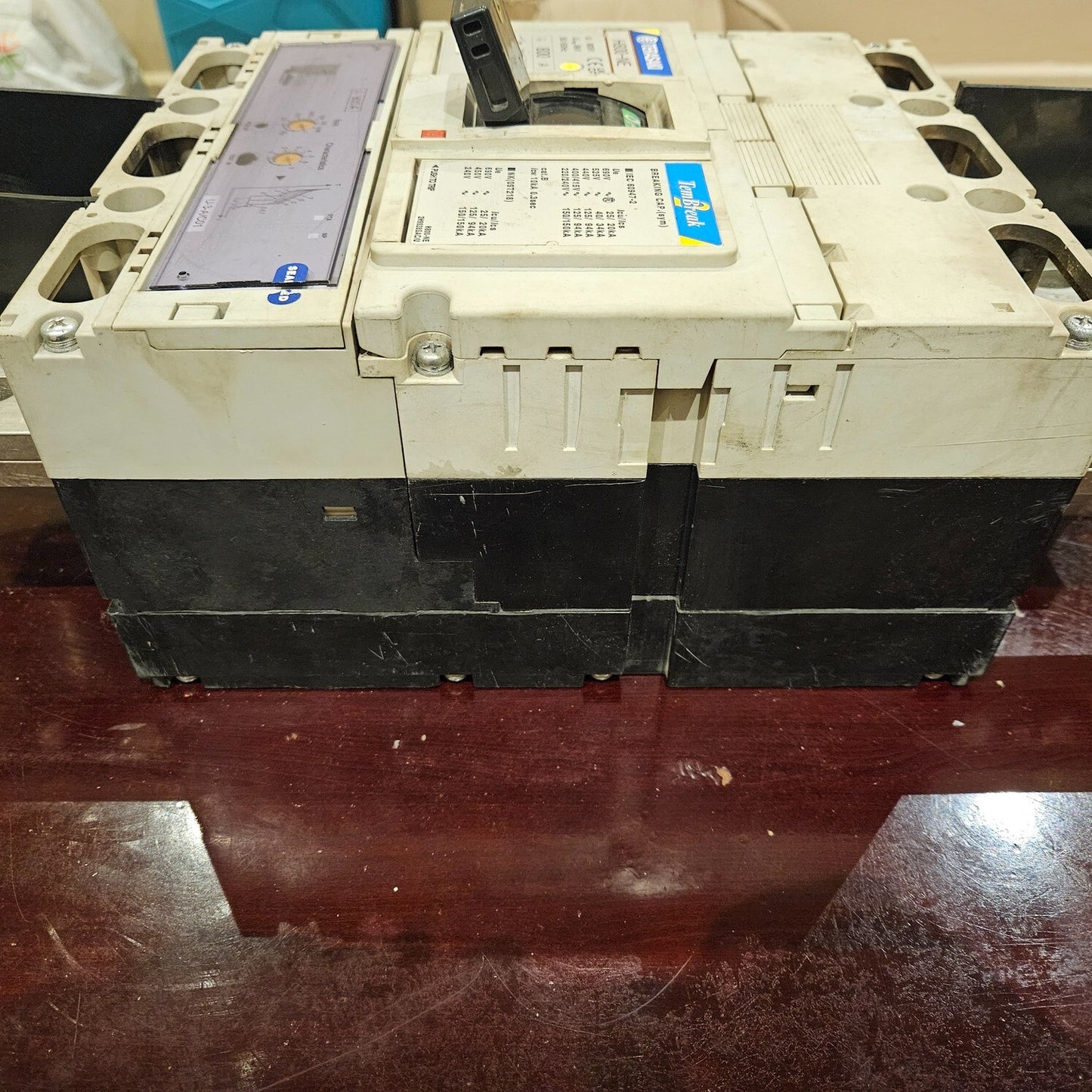 TERASAKI H800-NE 3-POLE CIRCUIT BREAKER 800A