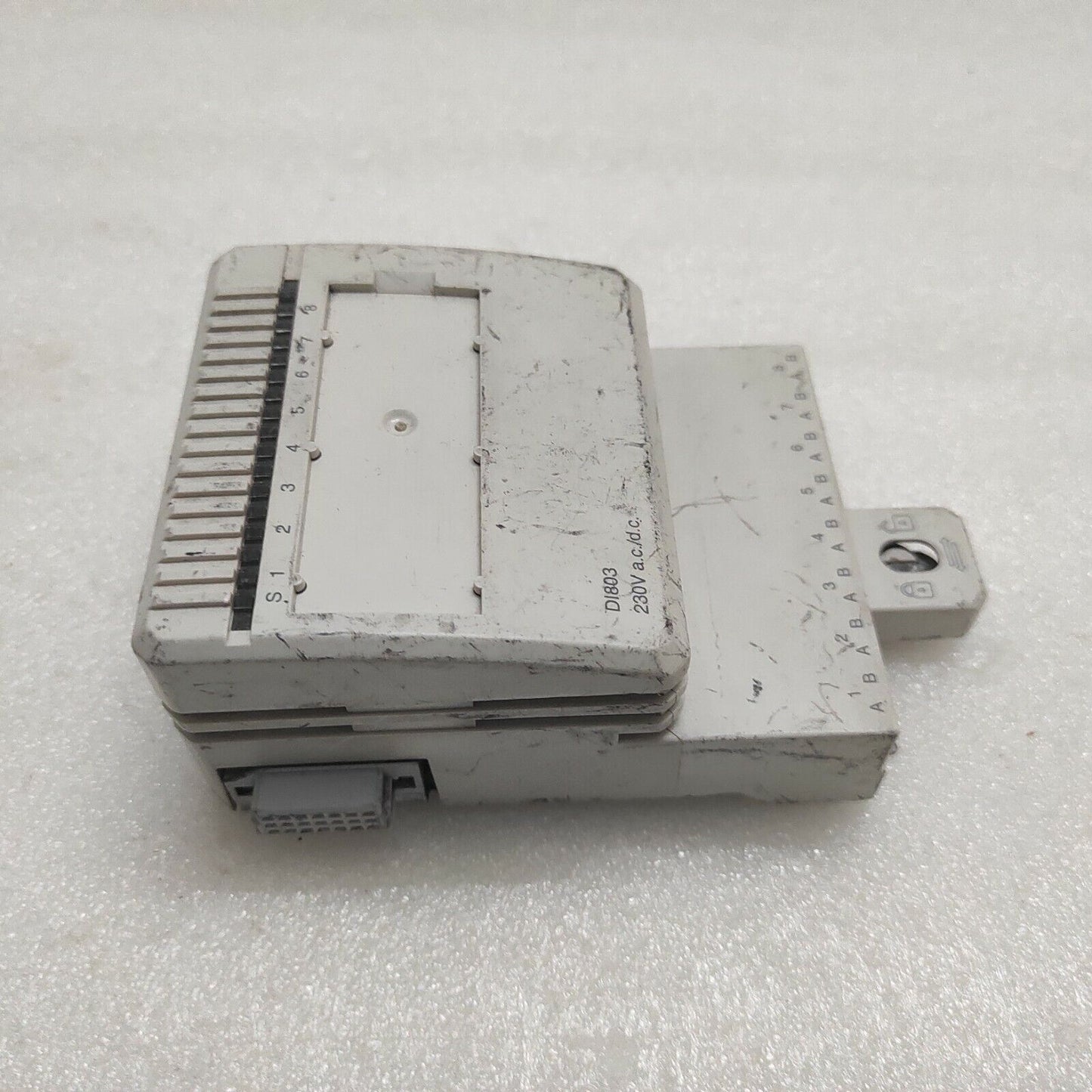 ABB DI803 DIGITAL INPUT MODULE 3BSE022362R1