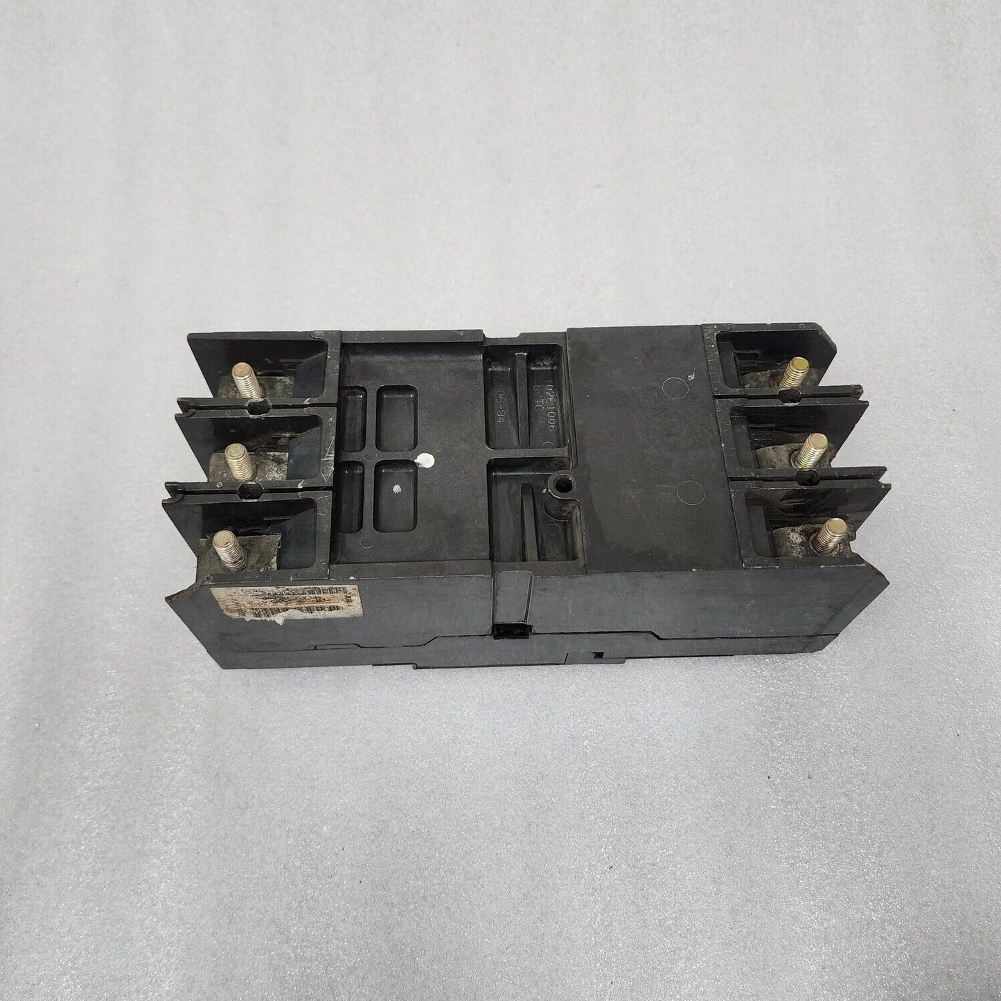 GENERAL ELECTRIC SFLA36AT0250 3-POLE CIRCUIT BREAKER 250A