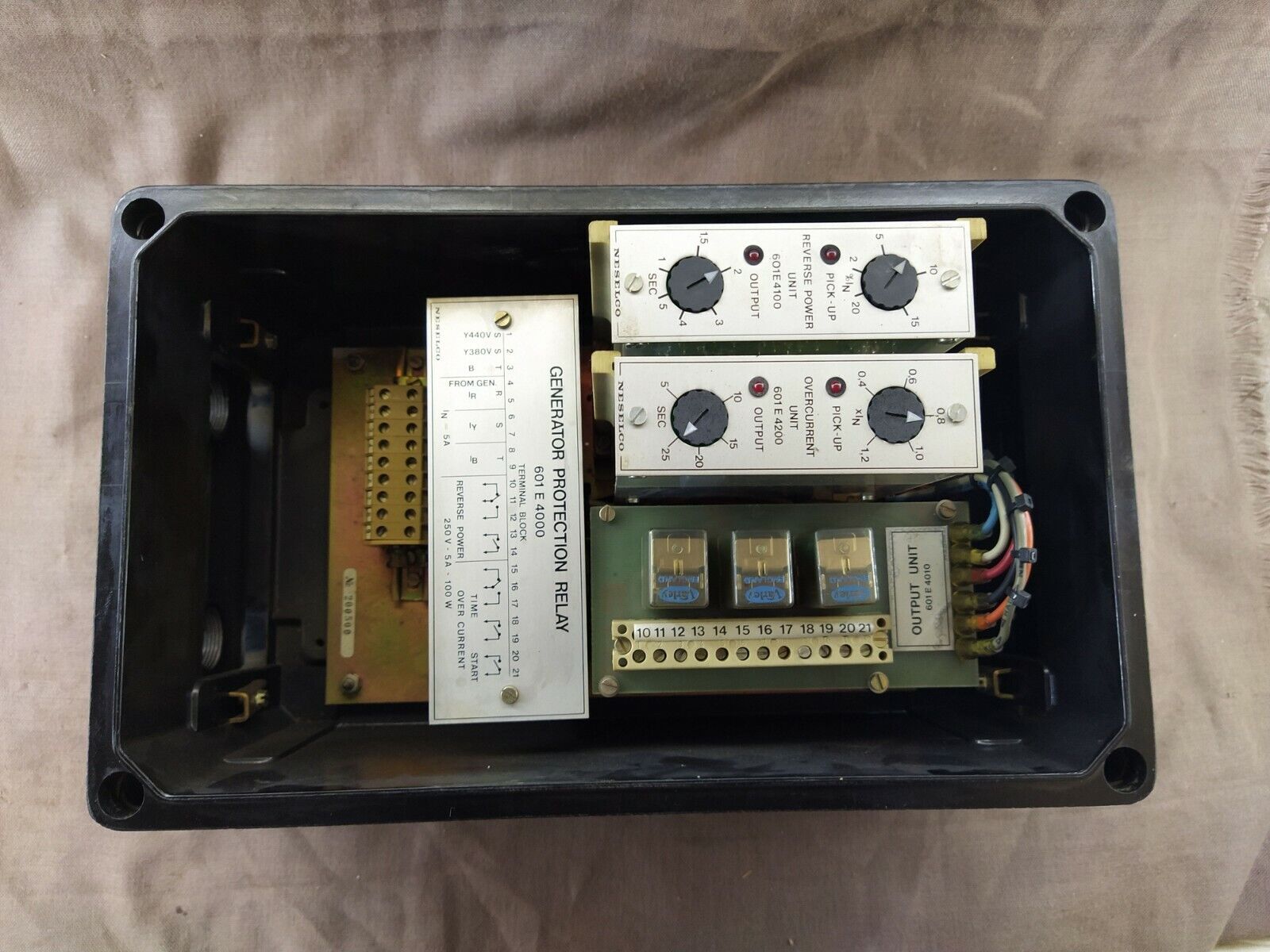 Neselco 601 E 4000 Generator Protection Relay 601E4000