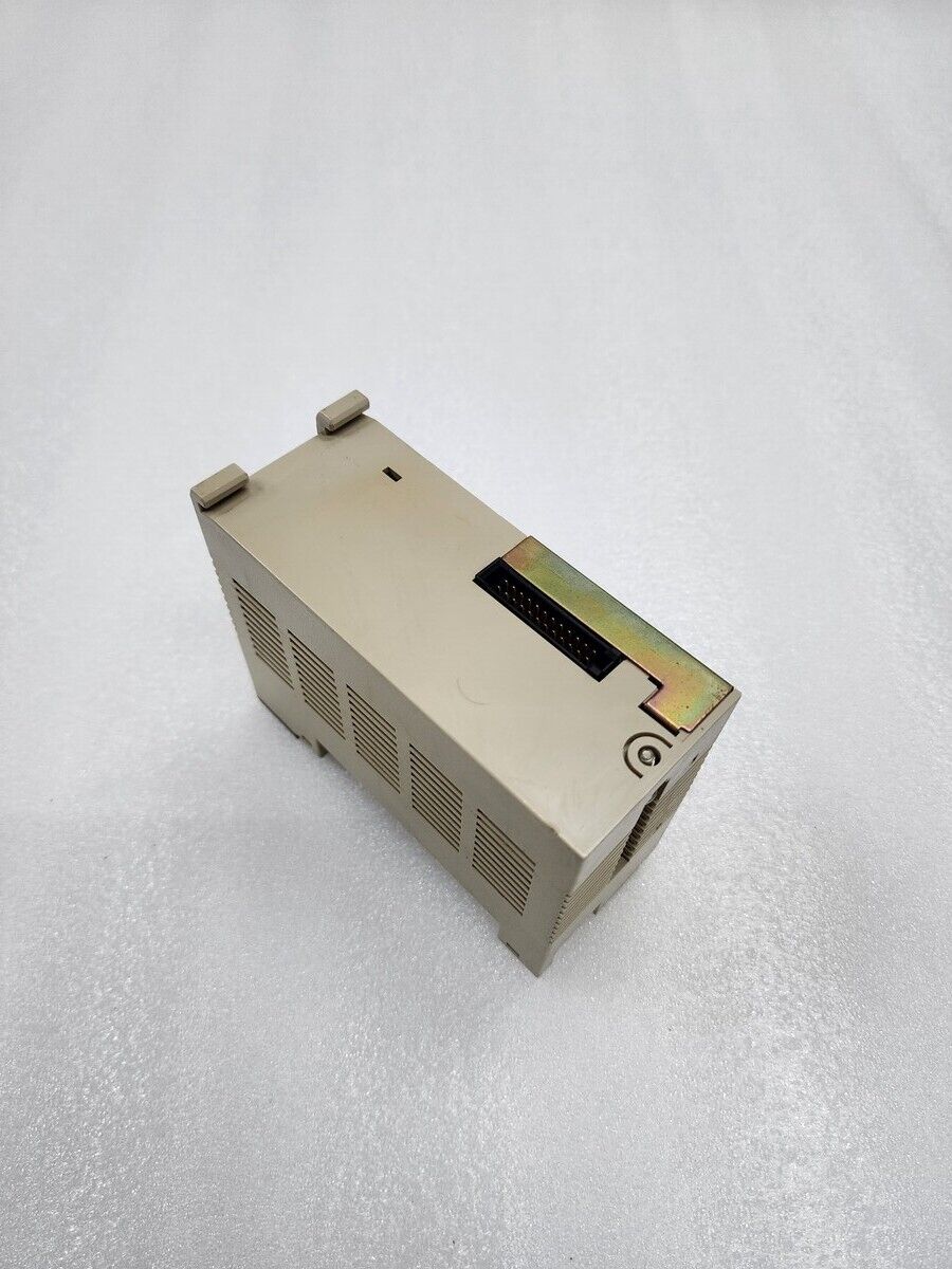 OMRON C200HW-PA204 POWER SUPPLY UNIT