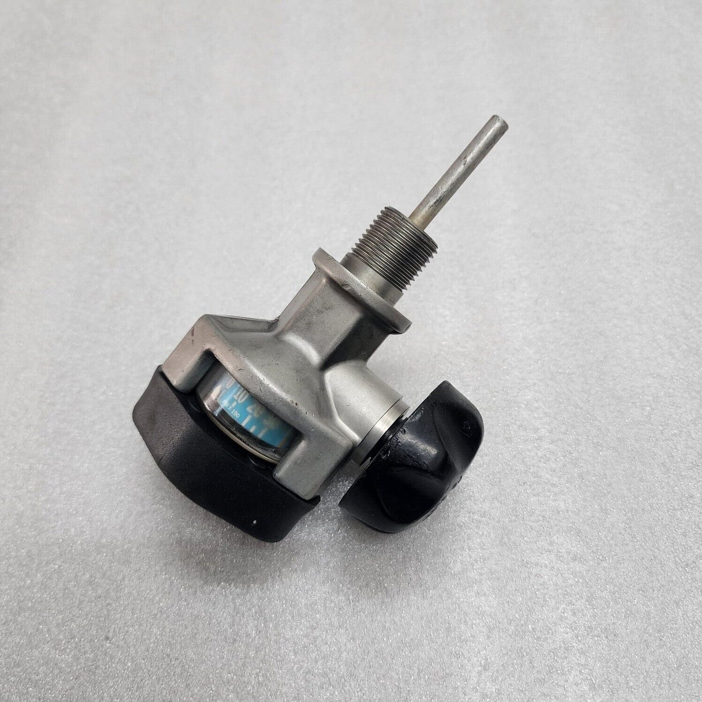 SCOTT BREATHING AIR CYLINDER VALVE 3000 PSI THREAD M18