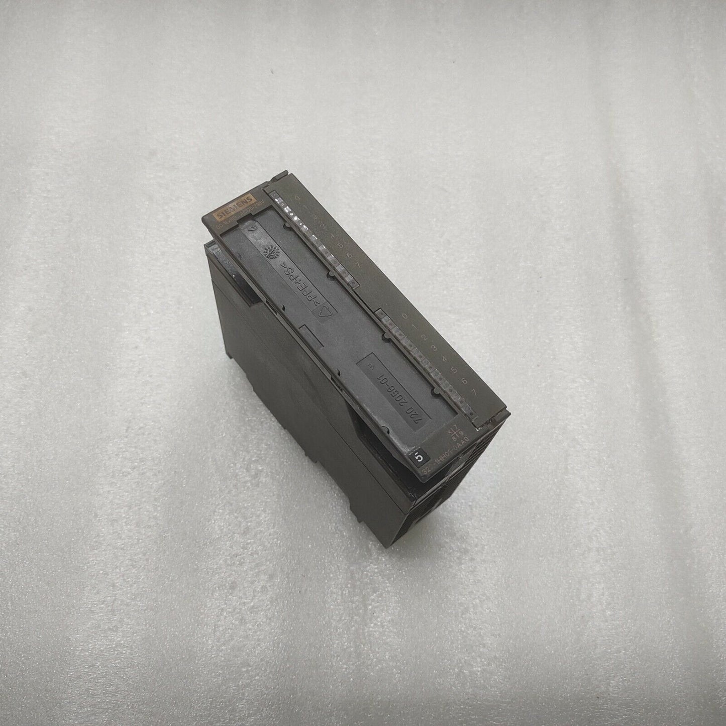 SIEMENS 6ES7 322-1HH01-0AA0 OUTPUT MODULE