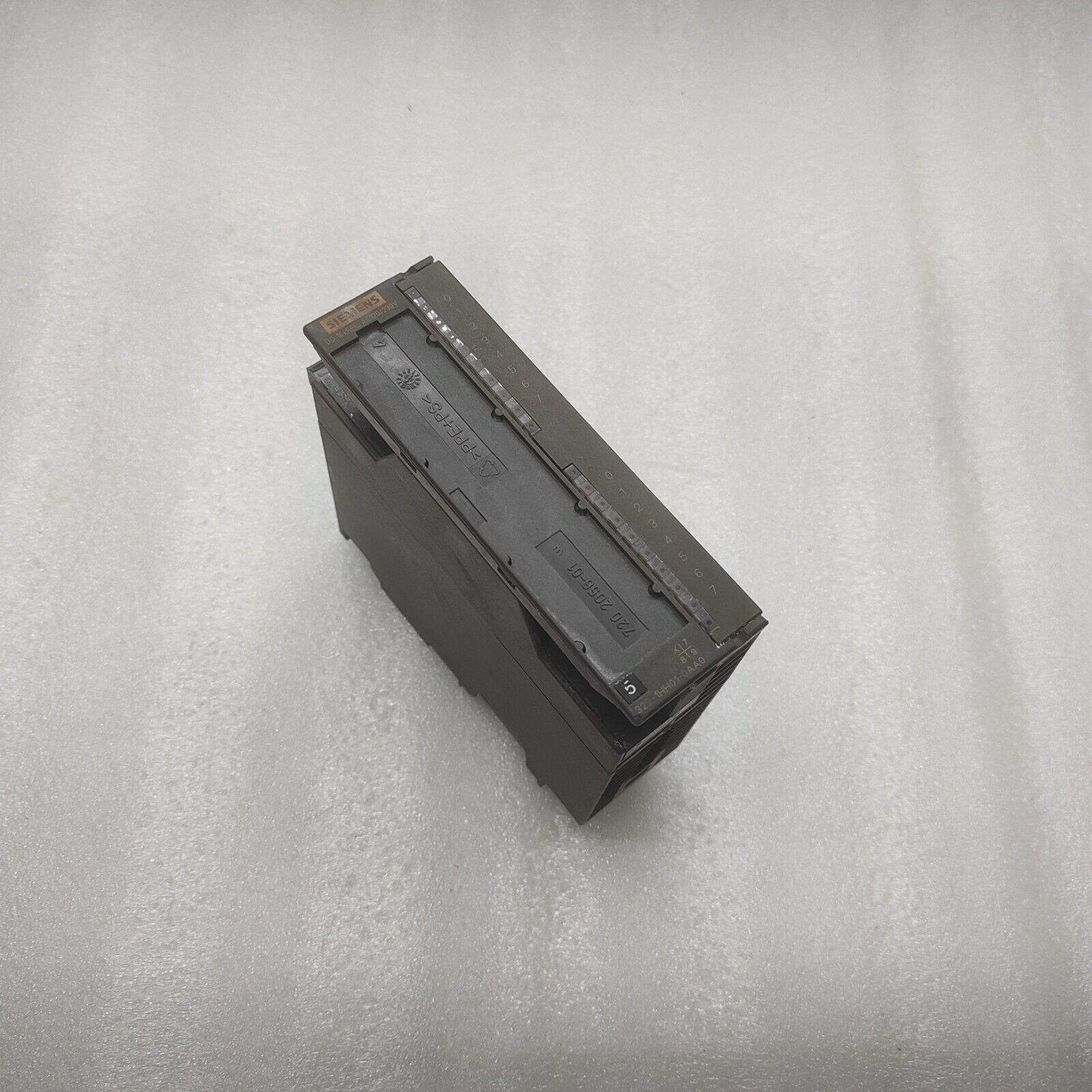 SIEMENS 6ES7 322-1HH01-0AA0 OUTPUT MODULE