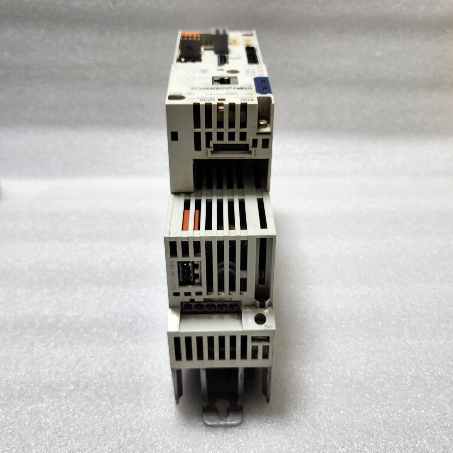 LENZE E84AVTCE2224SX0 2.2kW 3PH AC DRIVE 8400 TOPLINE C 15485811