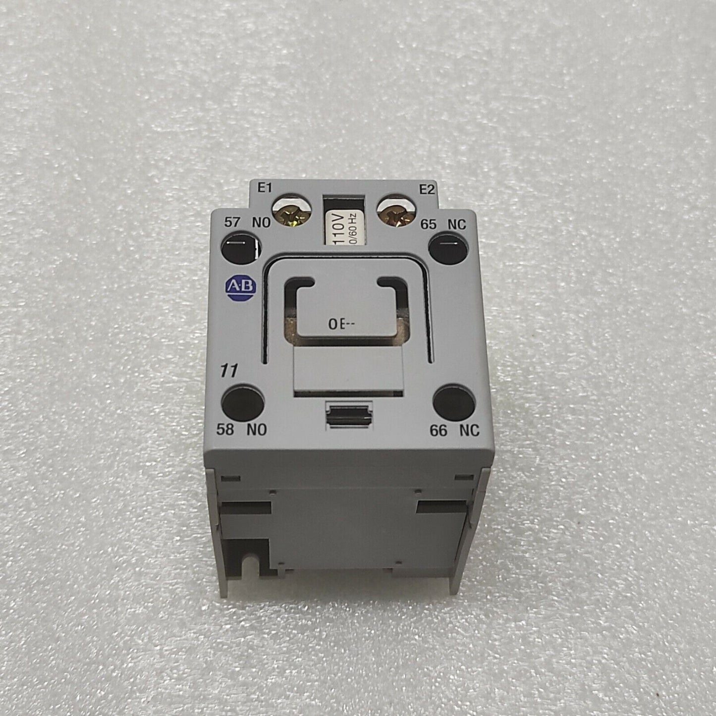 ALLEN BRADLEY CAT 100-FL11KD MECHANICAL LATCH 110V CONTACTORS AND STARTERS