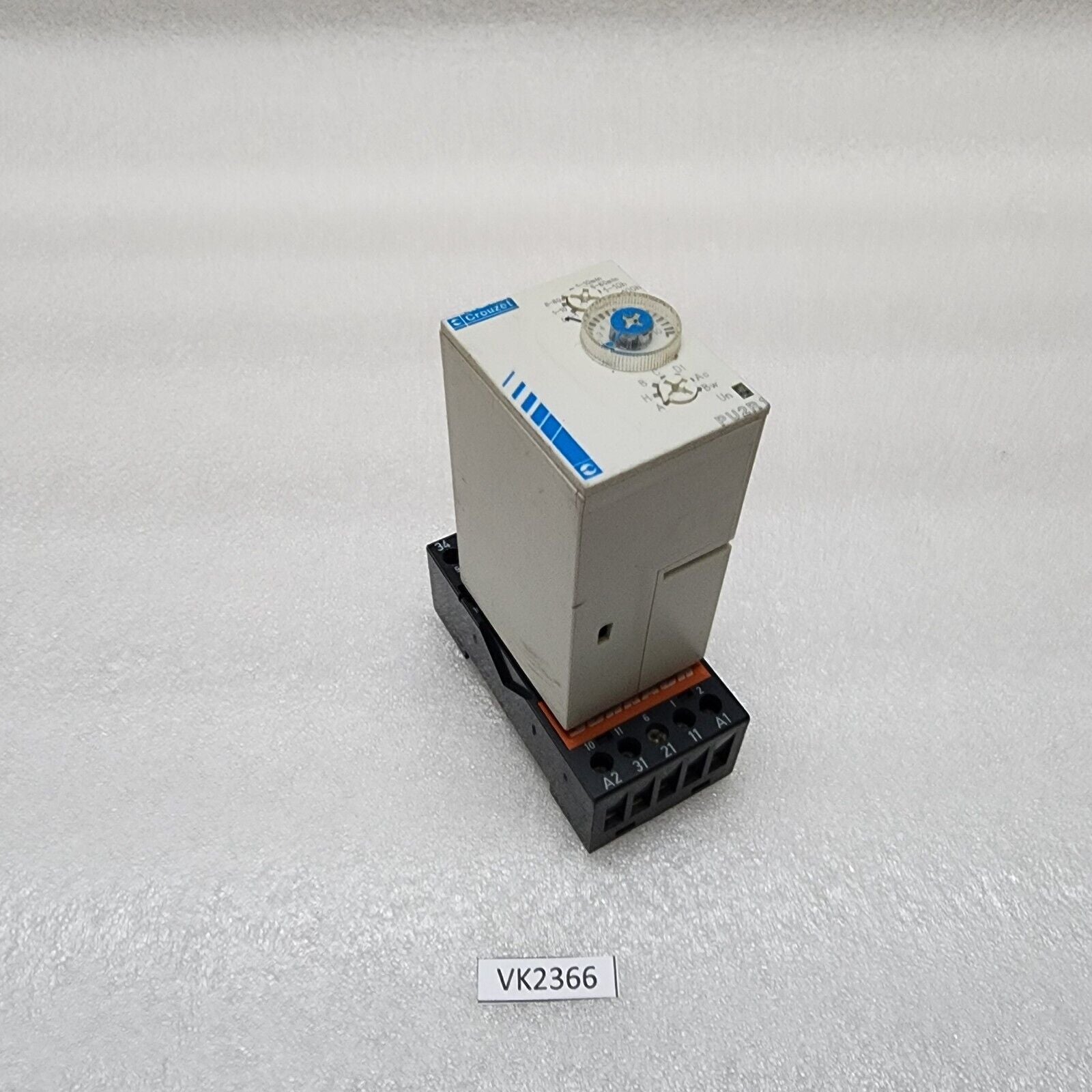 CROUZET PU2R1 TIME LAG RELAY 88867305 24VDC/24-240VAC