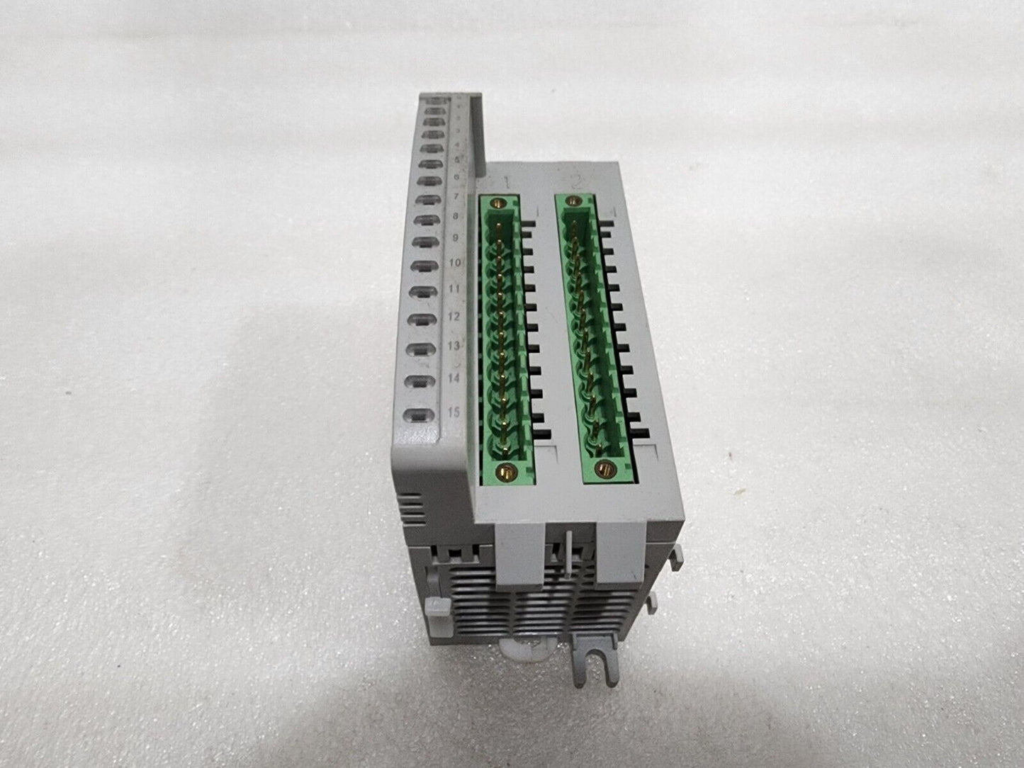 ALLEN BRADLEY CAT 2085-OW16 MICRO800 16-POINT I/O MODULE 