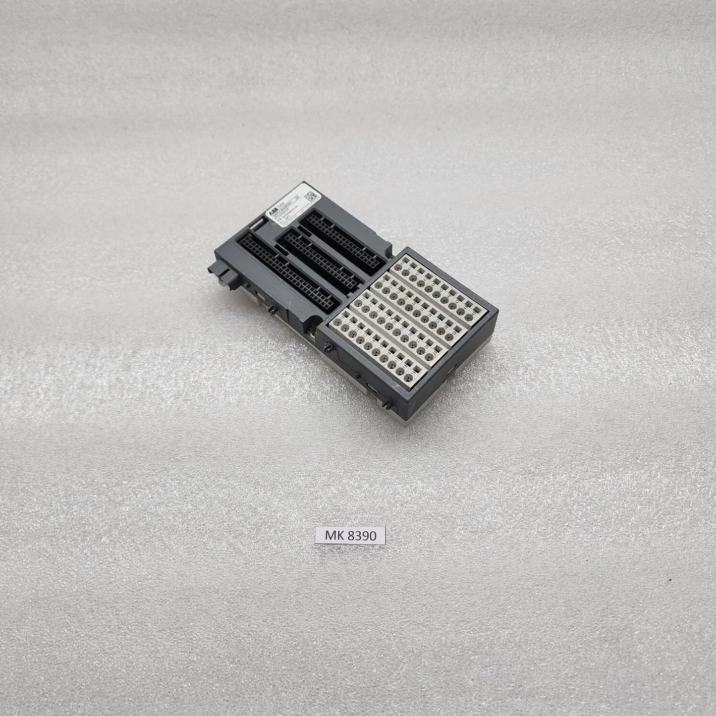 ABB TU516 I/O TERMINAL UNIT 1SAP212000R0001