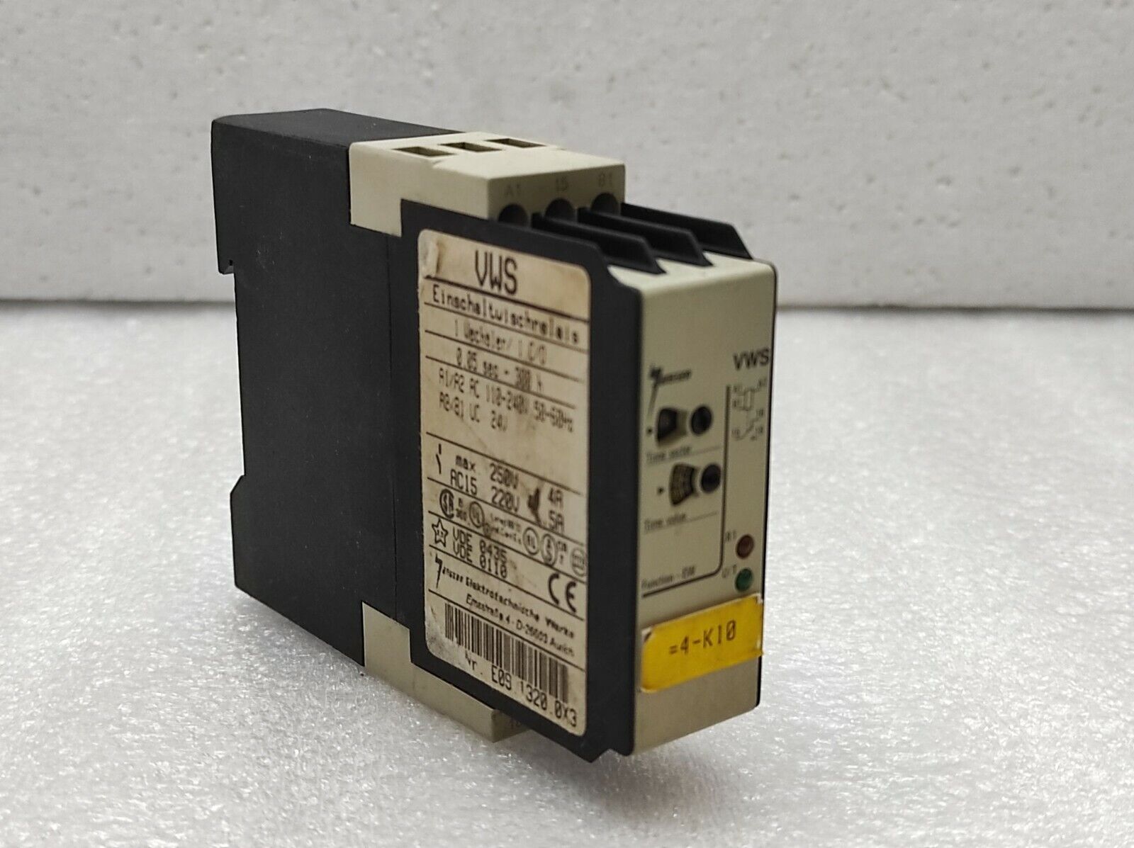 Janssen VWS Switch on Relay E09-1320-0X3 110-240VAC/24V AC-DC 0.05S - 300H
