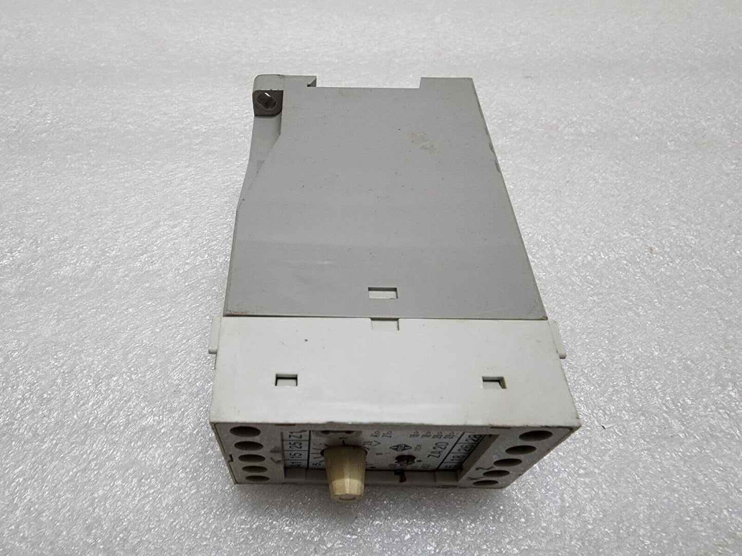 DDR ZA20 TIME RELAY 136 35 12 901 02