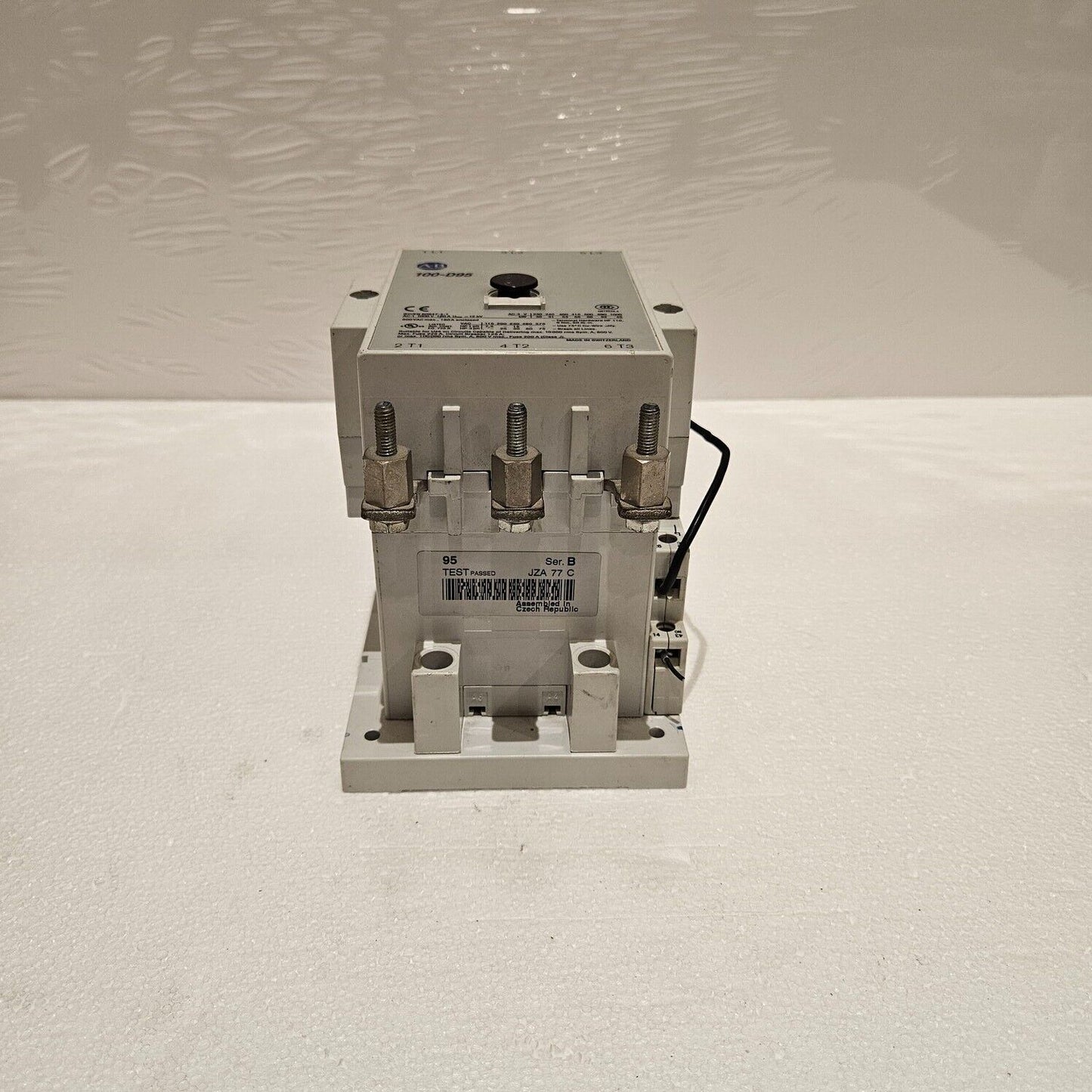 ALLEN BRADLEY CAT 100-D95 3-POLE MAGNETIC CONTACTOR 160A COIL VOLTAGE 24VDC