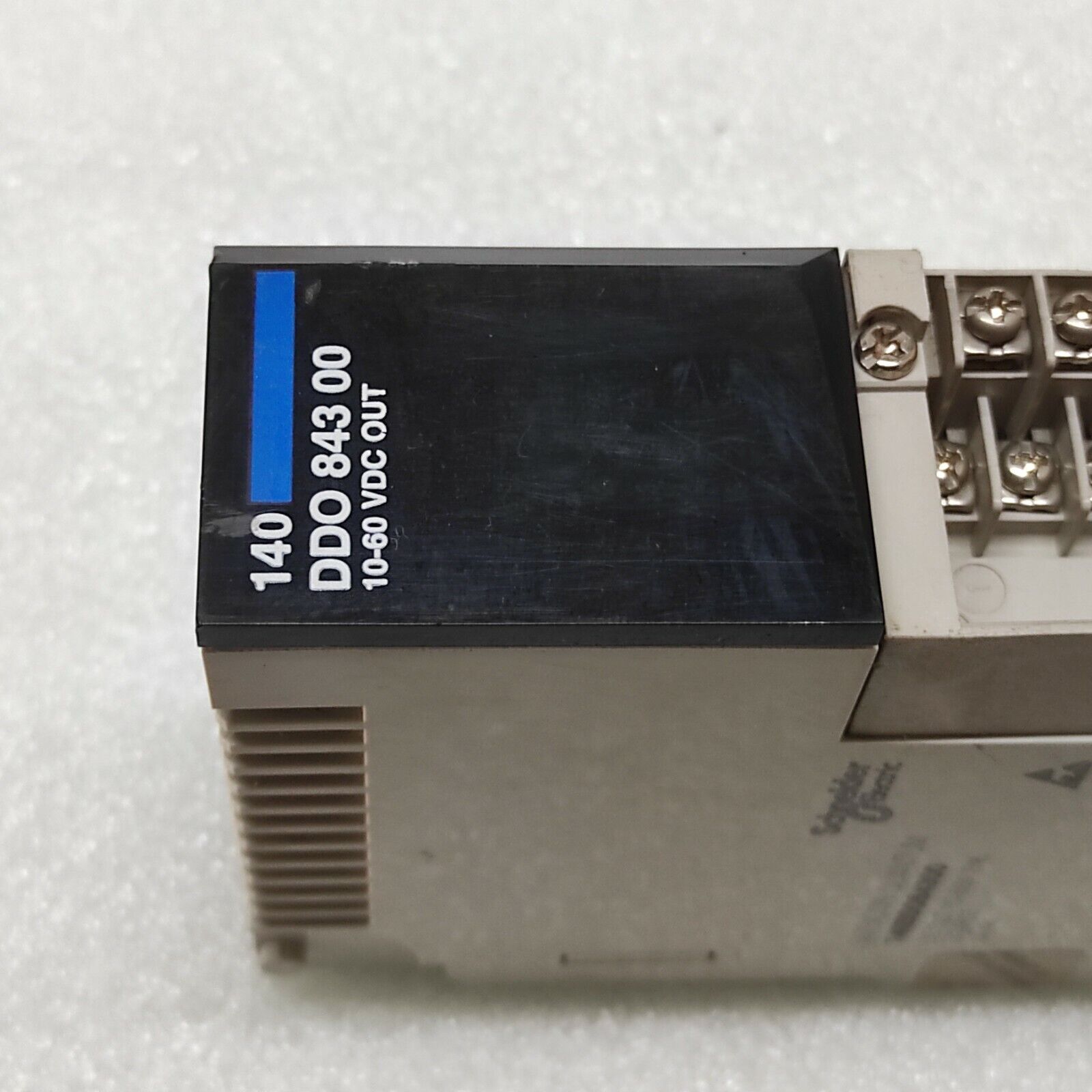 SE 140DDO84300 10-60 VDC OUTPUT MODULE 