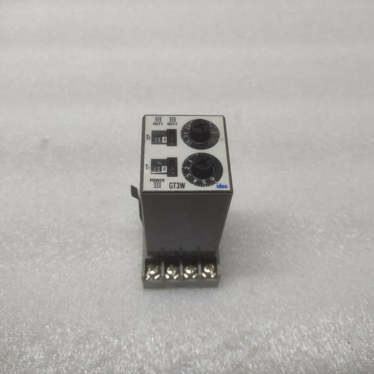 IDEC GT3W-A61AD24 TIME DELAY RELAY 24VAC/DC