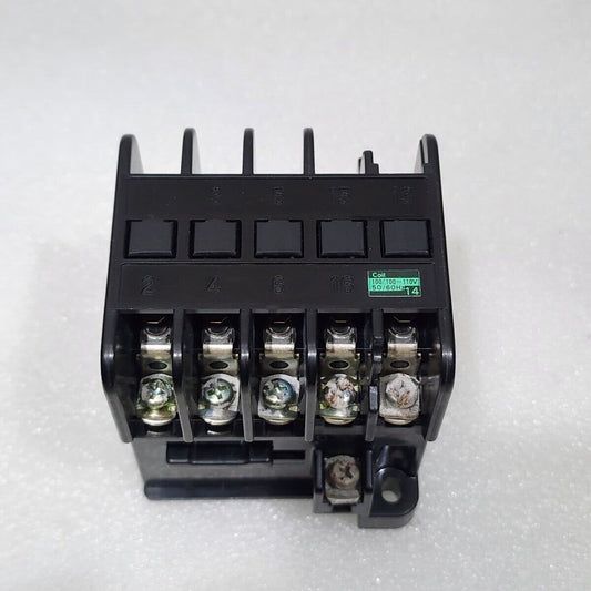 FUJI ELECTRIC SRC 3631-5-1 MAGNETIC CONTACTOR  COIL VOLTAGE 100-110V