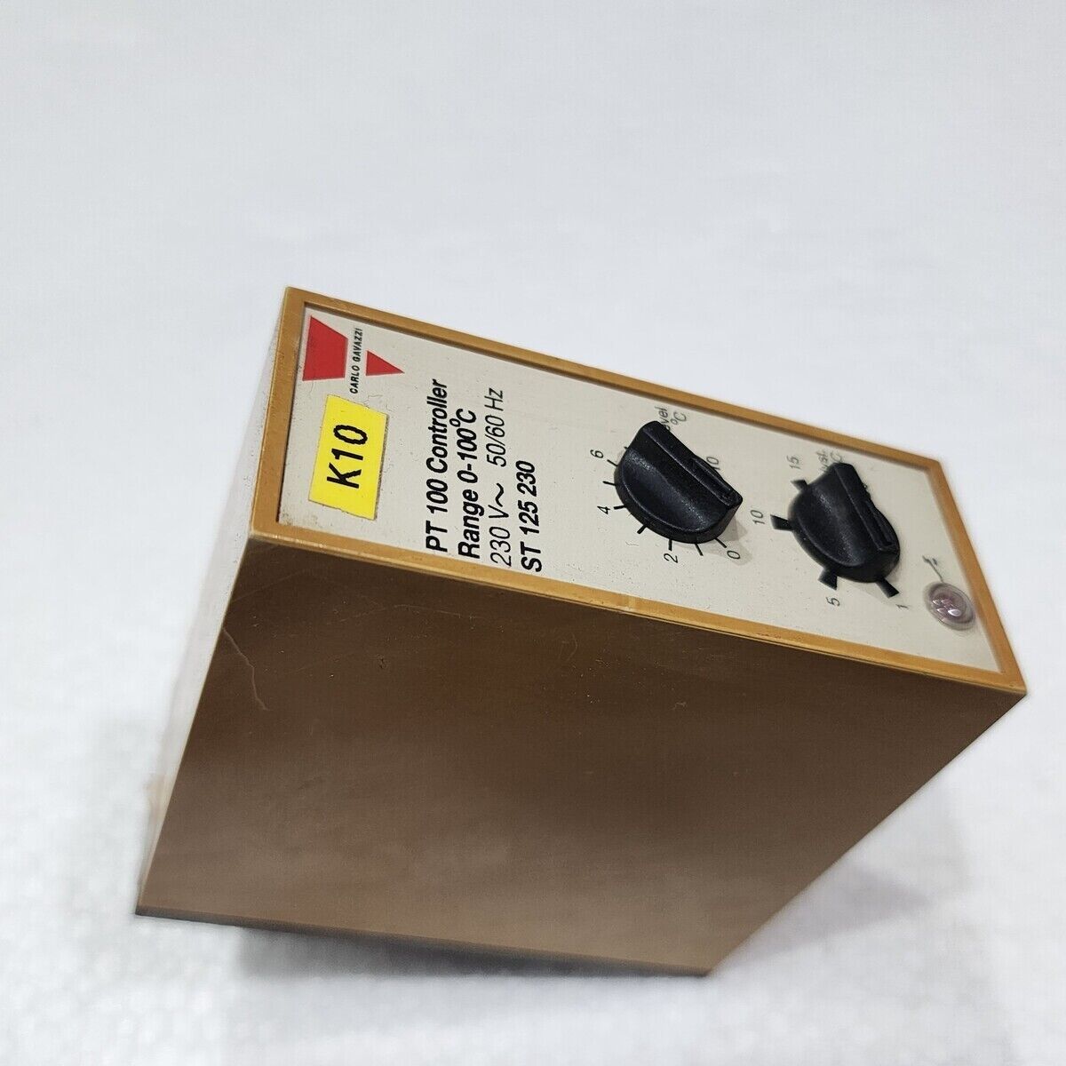 CARLO GAVAZZI ST125230 PT100 CONTROLLER 230V 0-100’C