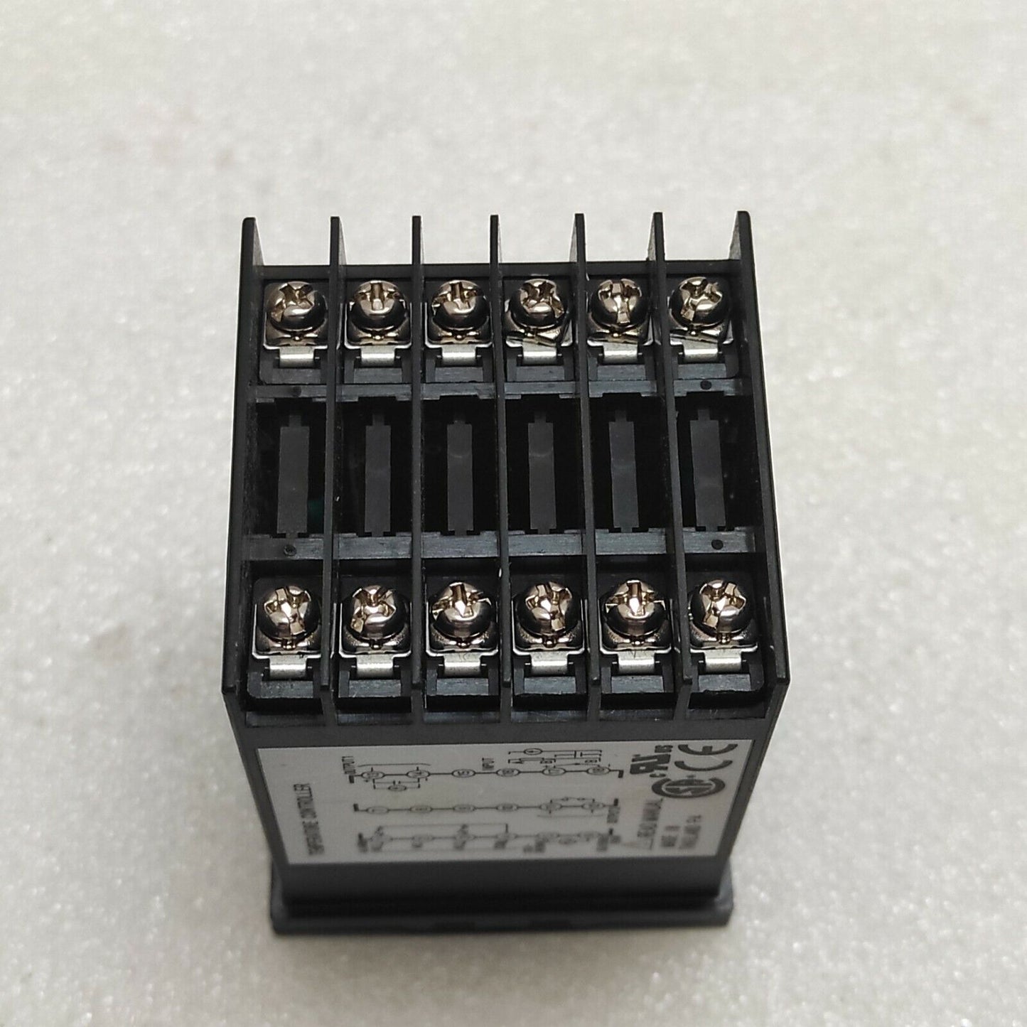 FUJI ELECTRIC PXF4 TEMPERATURE CONTROLLER PXF4ACY2-FV100 100-240VAC 