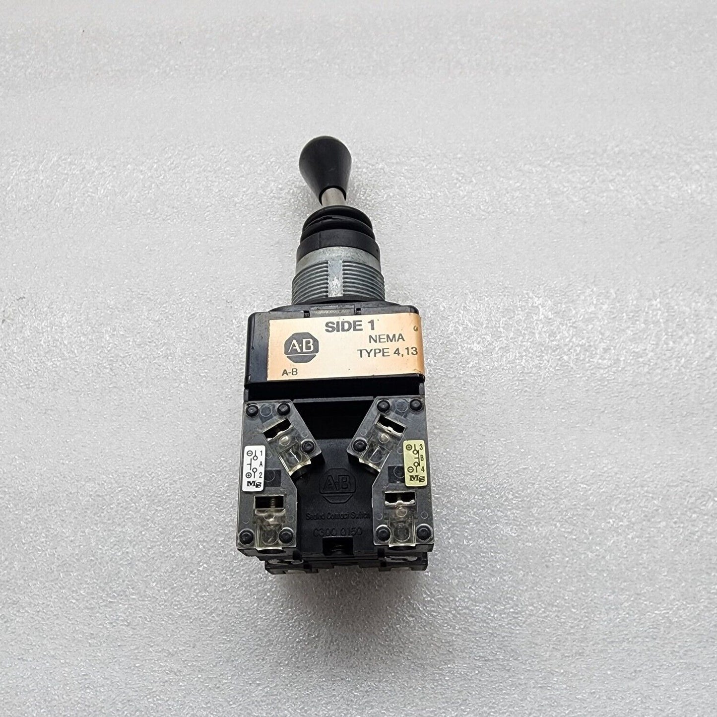 ALLEN BRADLEY CAT 800T-T4T2 SER T JOYSTICK 800T-XAY