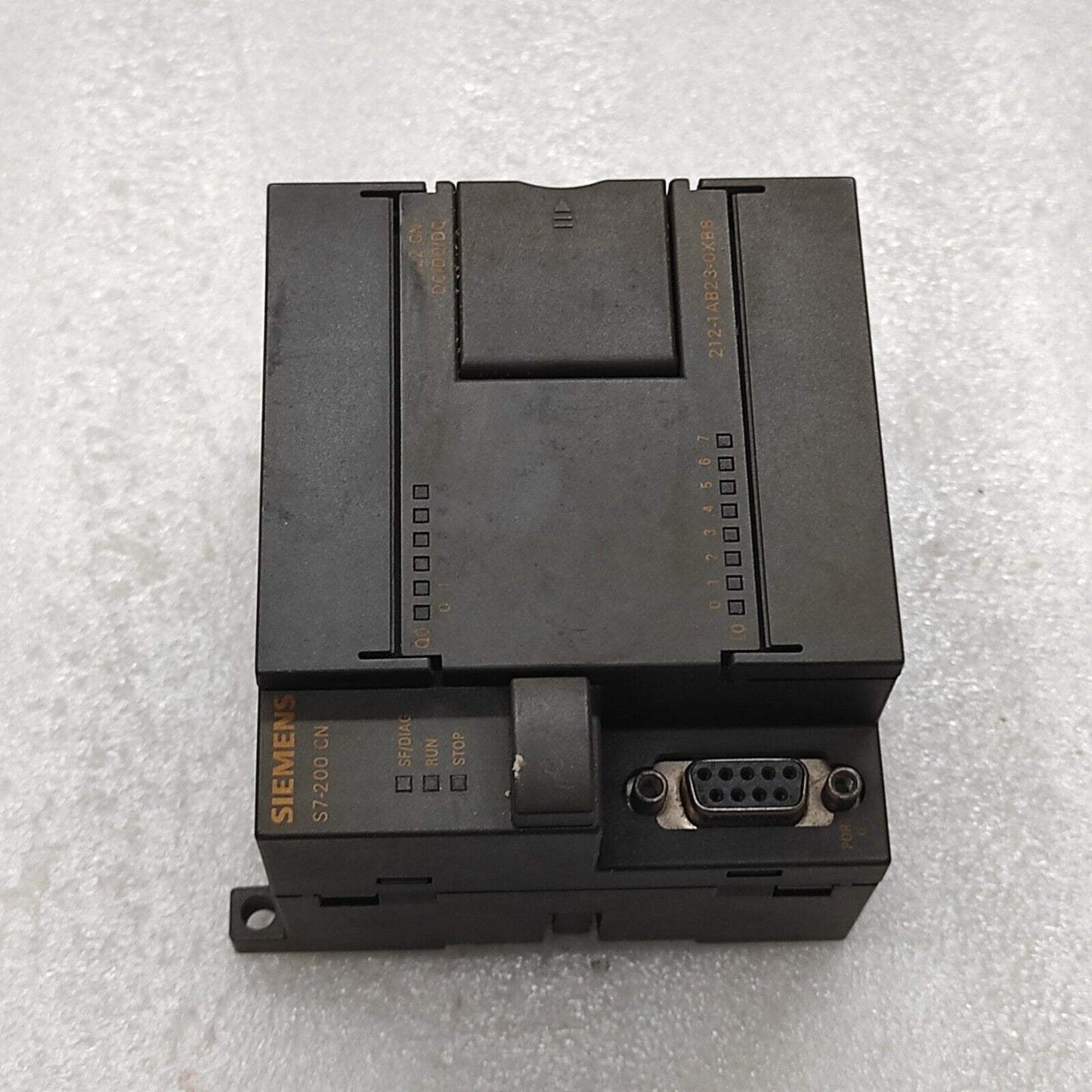 SIEMENS 6ES7 212-1AB23-0XB8 CPU 222 CN DC/DC/DC 21-28VDC